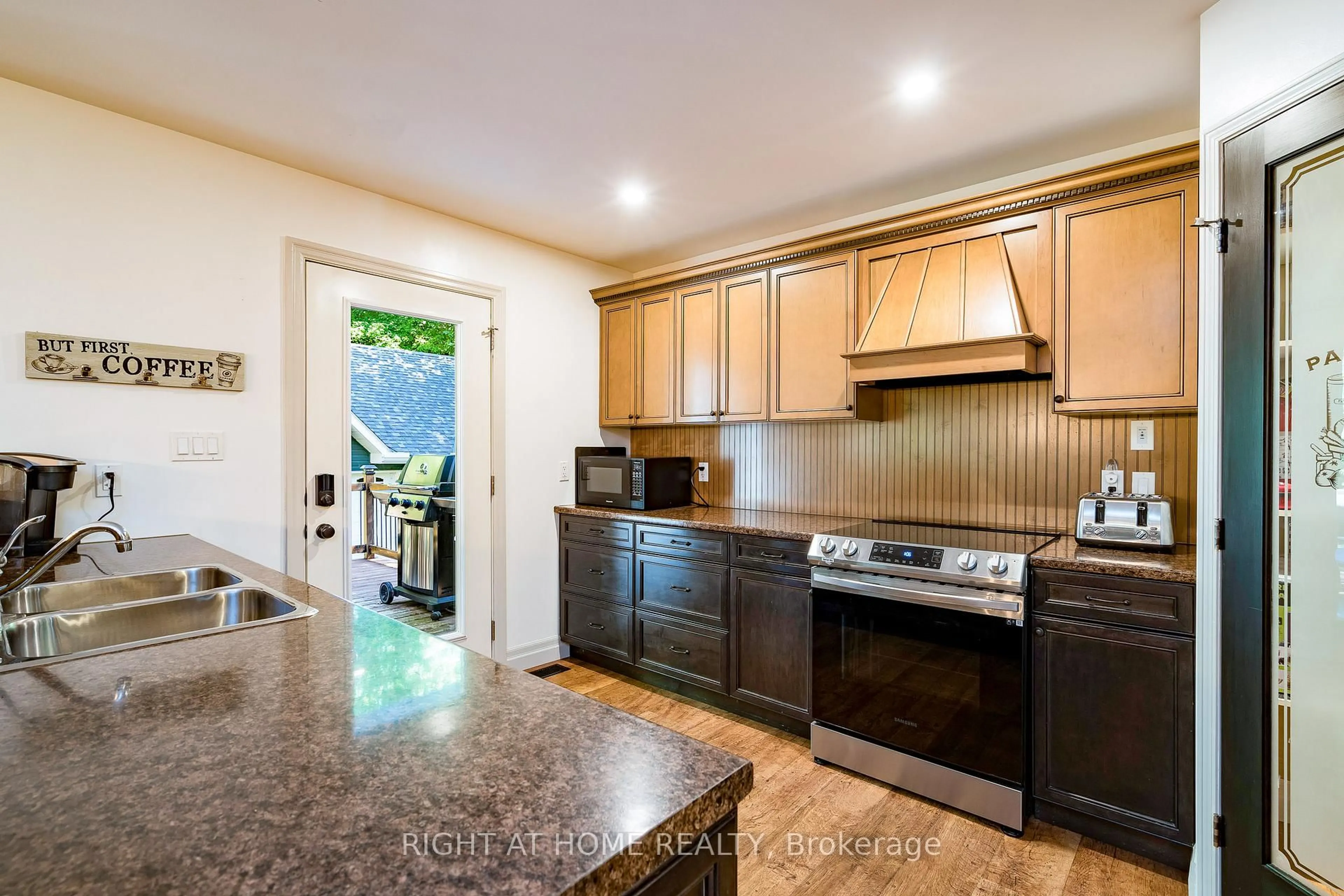 Open concept kitchen, unknown for 137 Desroches Tr, Tiny Ontario L9M 0H9