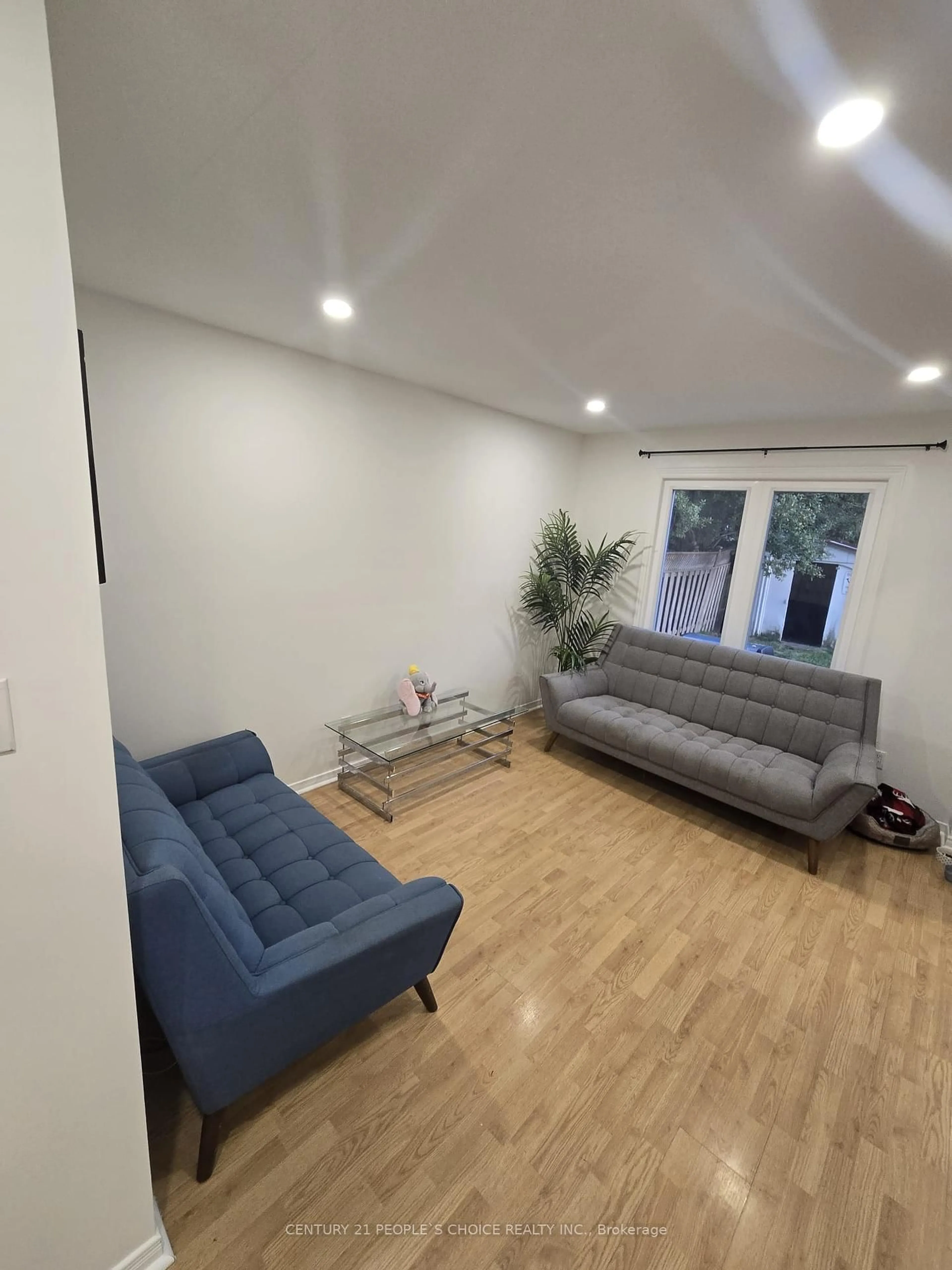 A pic of a room for 9 Rosenfeld Dr, Barrie Ontario L4M 5X3