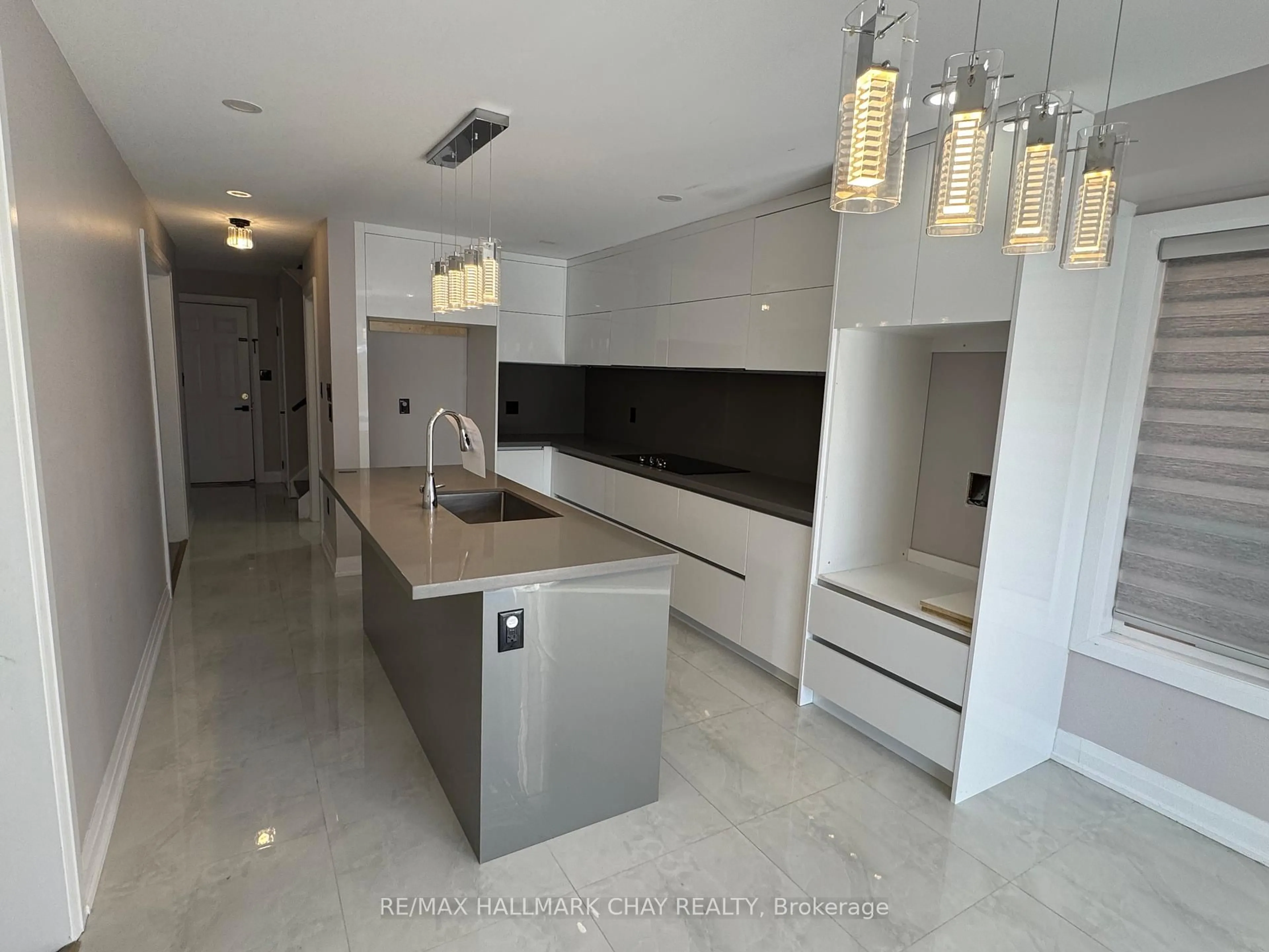 Contemporary kitchen, ceramic/tile floor for 49 Catherine Dr, Barrie Ontario L4N 0Y5