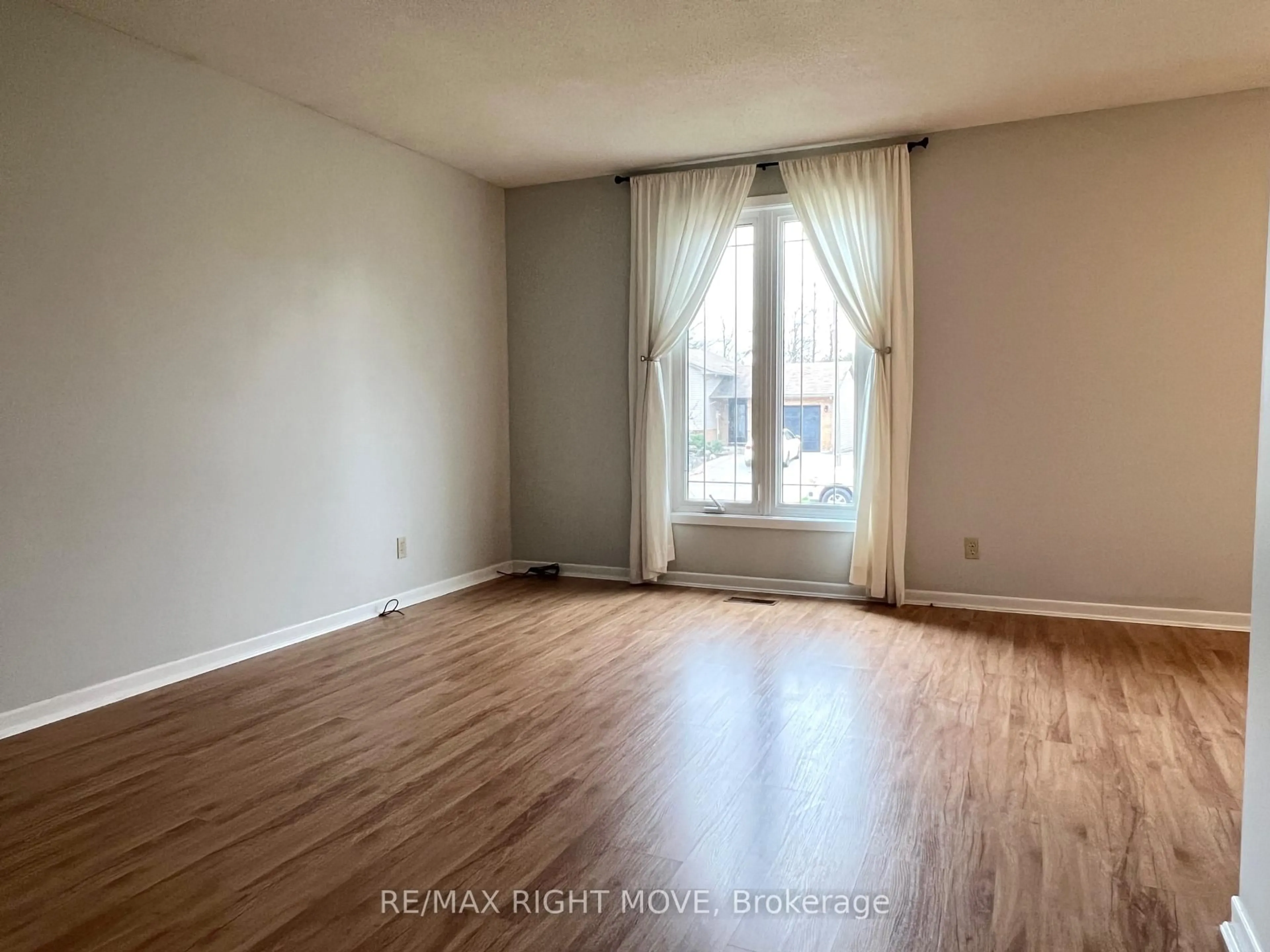 A pic of a room for 8 Marlisa Dr, Orillia Ontario L3V 7E7