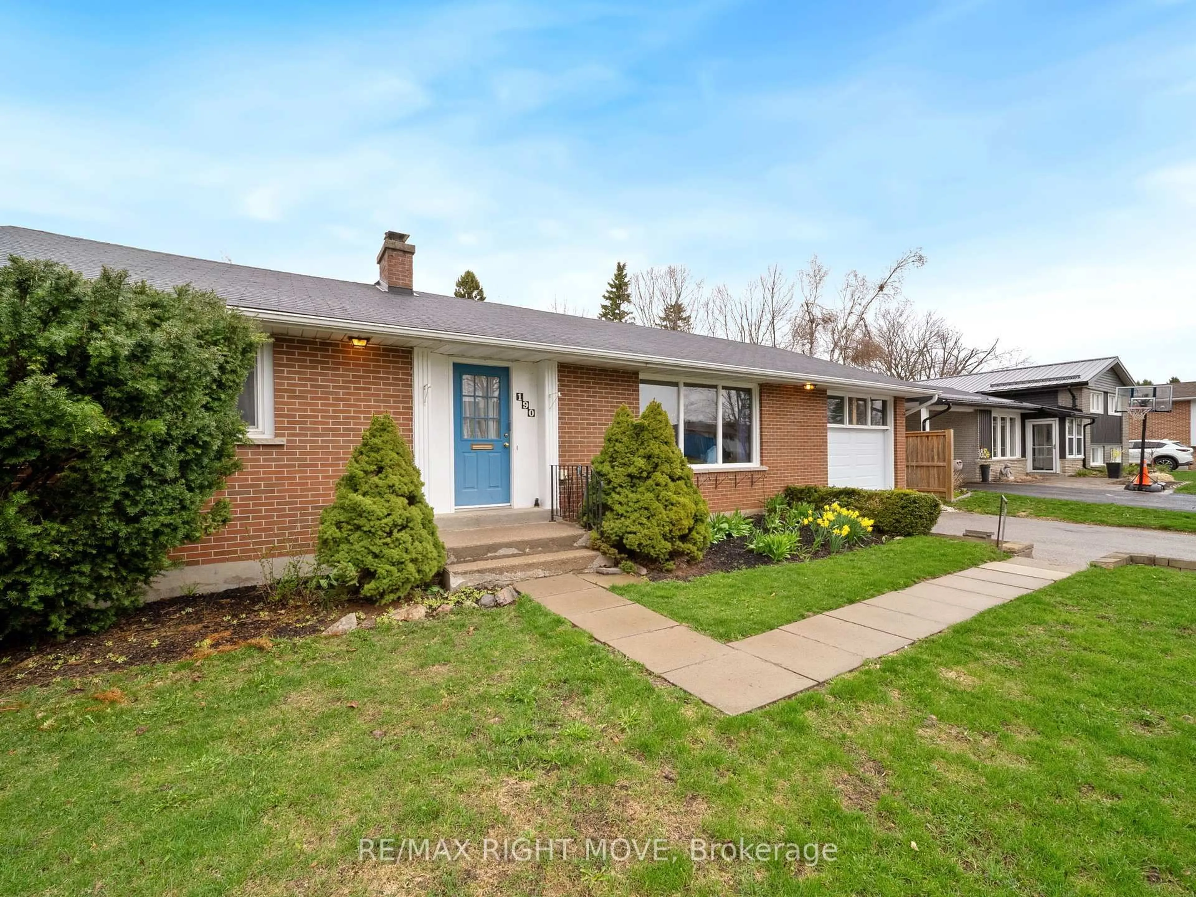 Home with brick exterior material, street for 190 Martin Dr, Orillia Ontario L3V 3P5