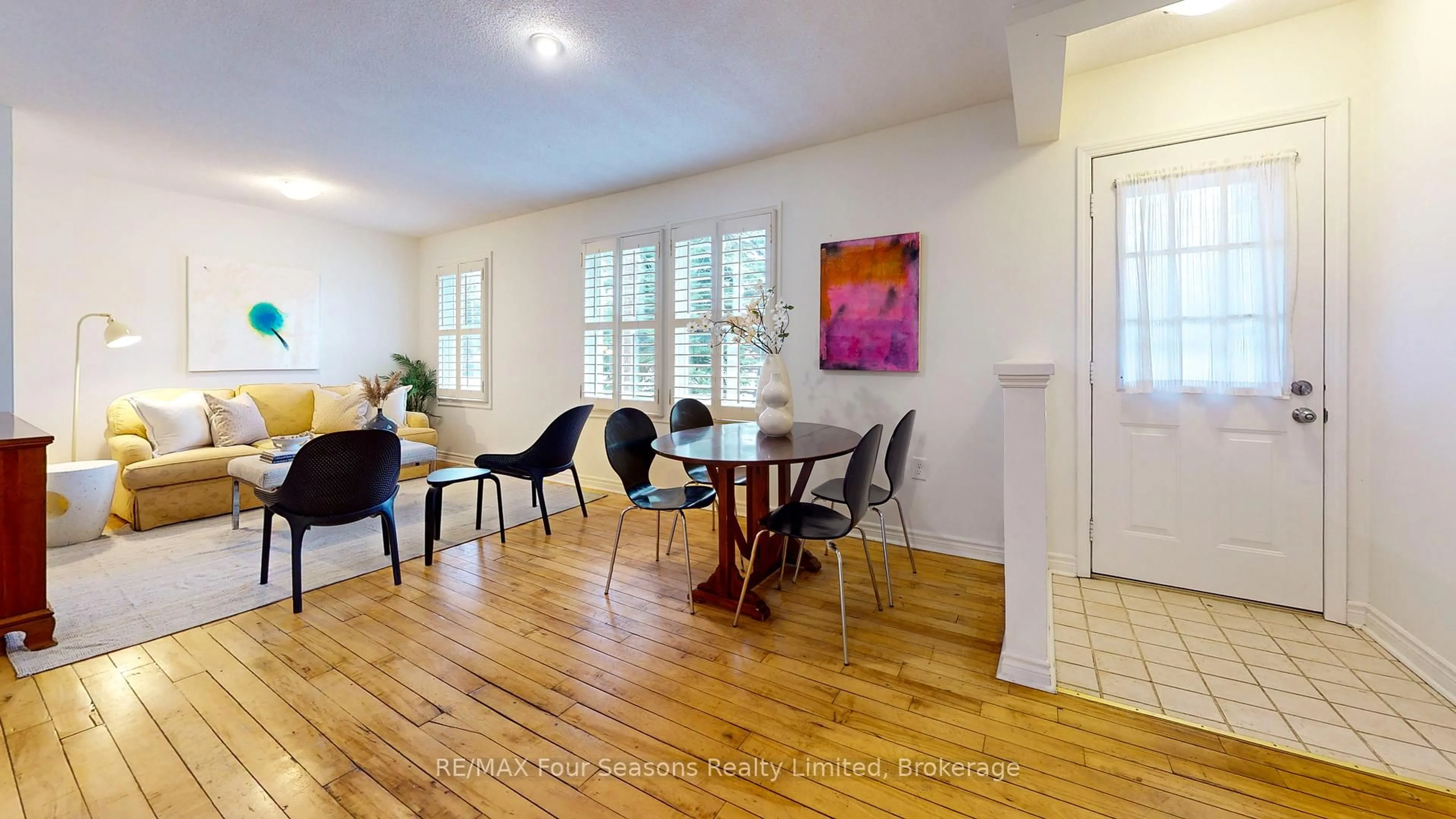 Dining room, wood/laminate floor for 104 Oak St, Collingwood Ontario L9Y 2X8