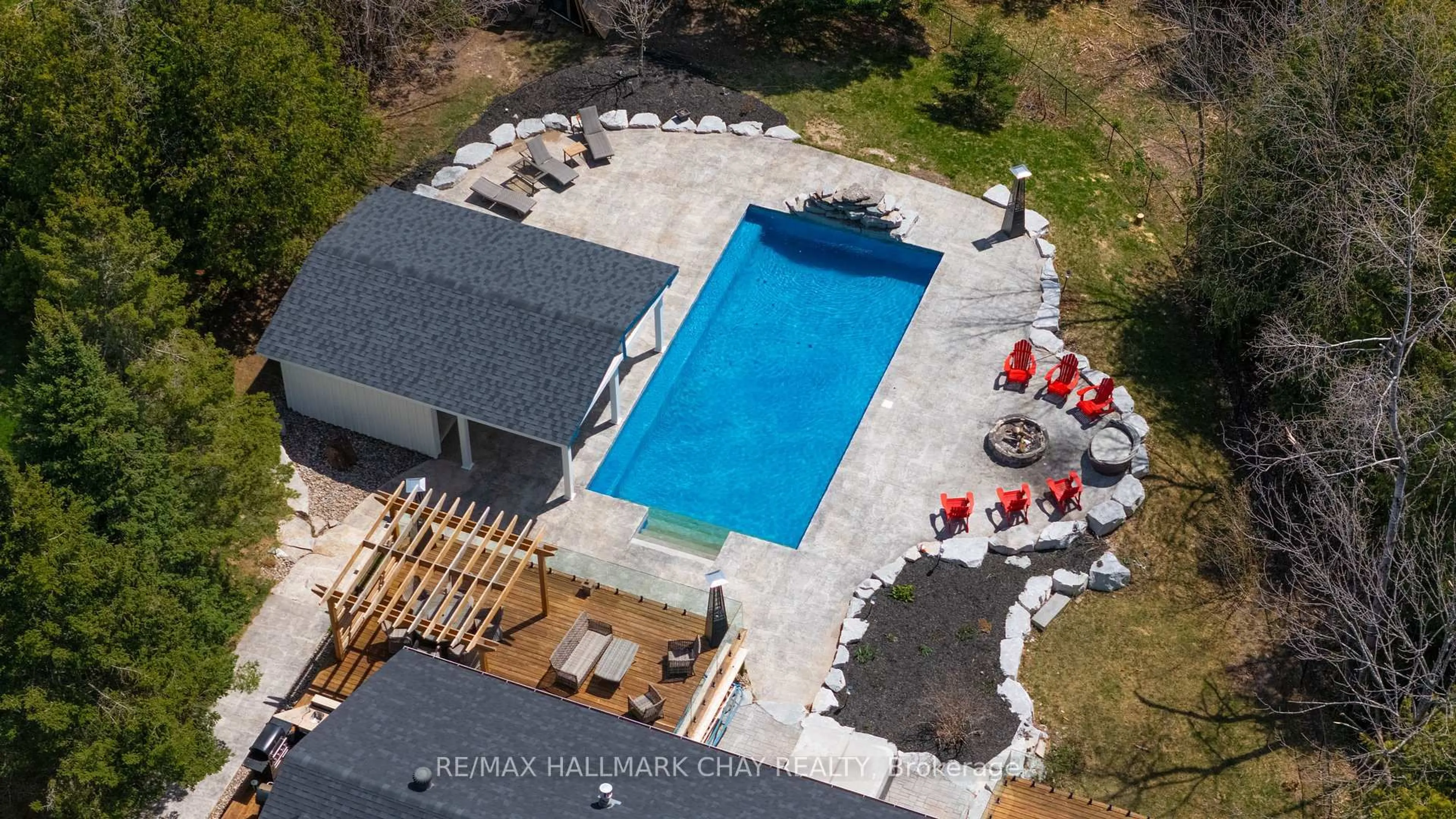 A pic from outside/outdoor area/front of a property/back of a property/a pic from drone, unknown for 7 Jodies Lane, Springwater Ontario L0L 1X1