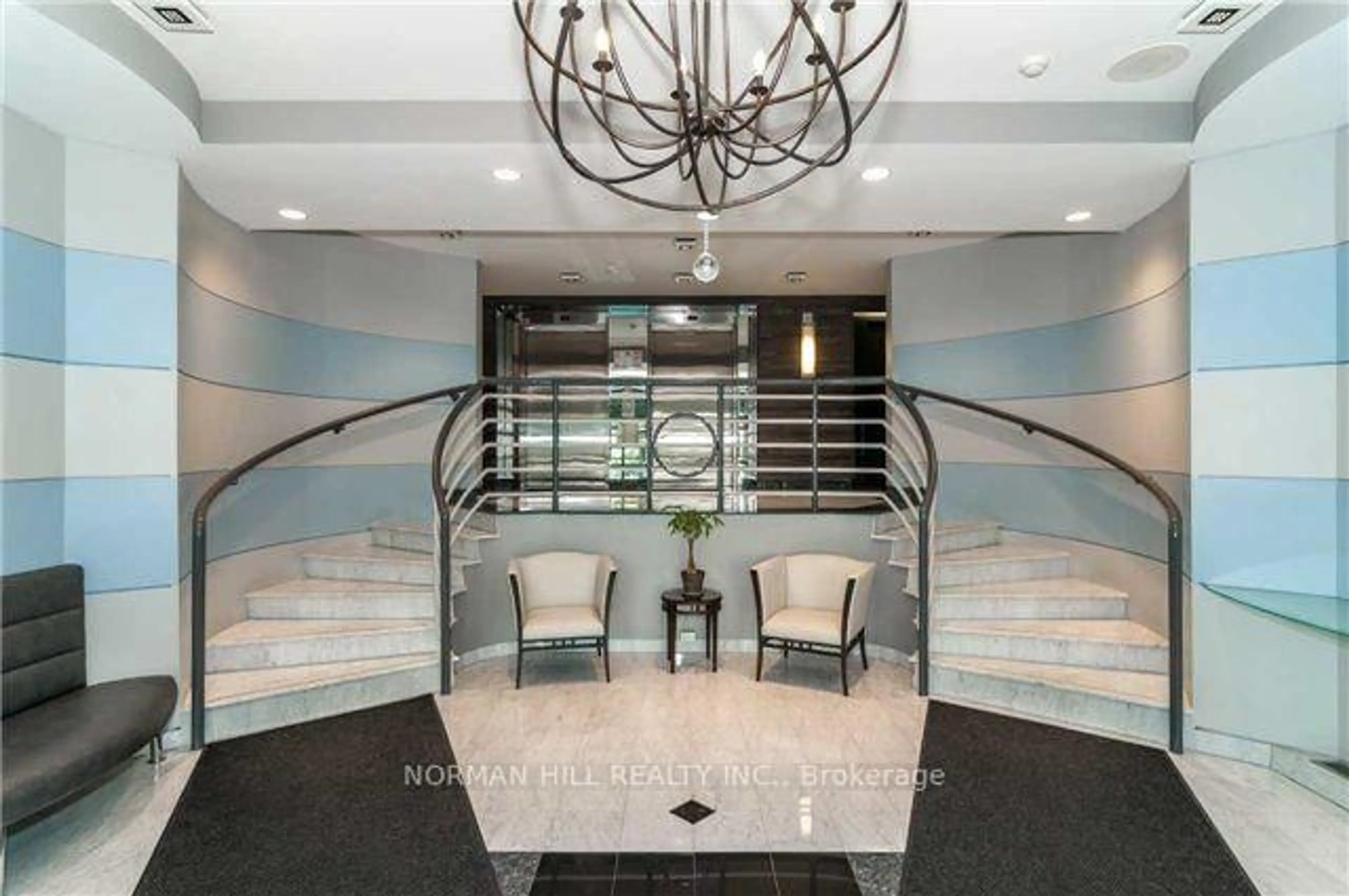 Indoor foyer for 75 Ellen St #1111, Barrie Ontario L4N 7R6