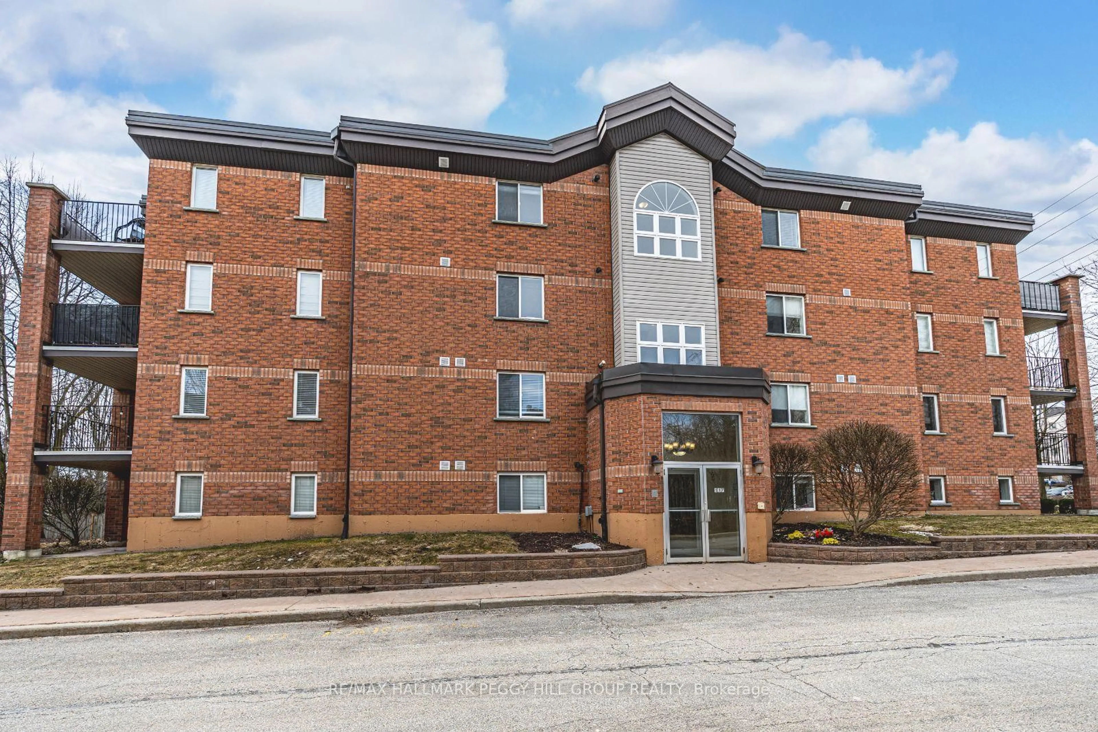 Unknown for 117 Edgehill Dr #203, Barrie Ontario L4N 1L9