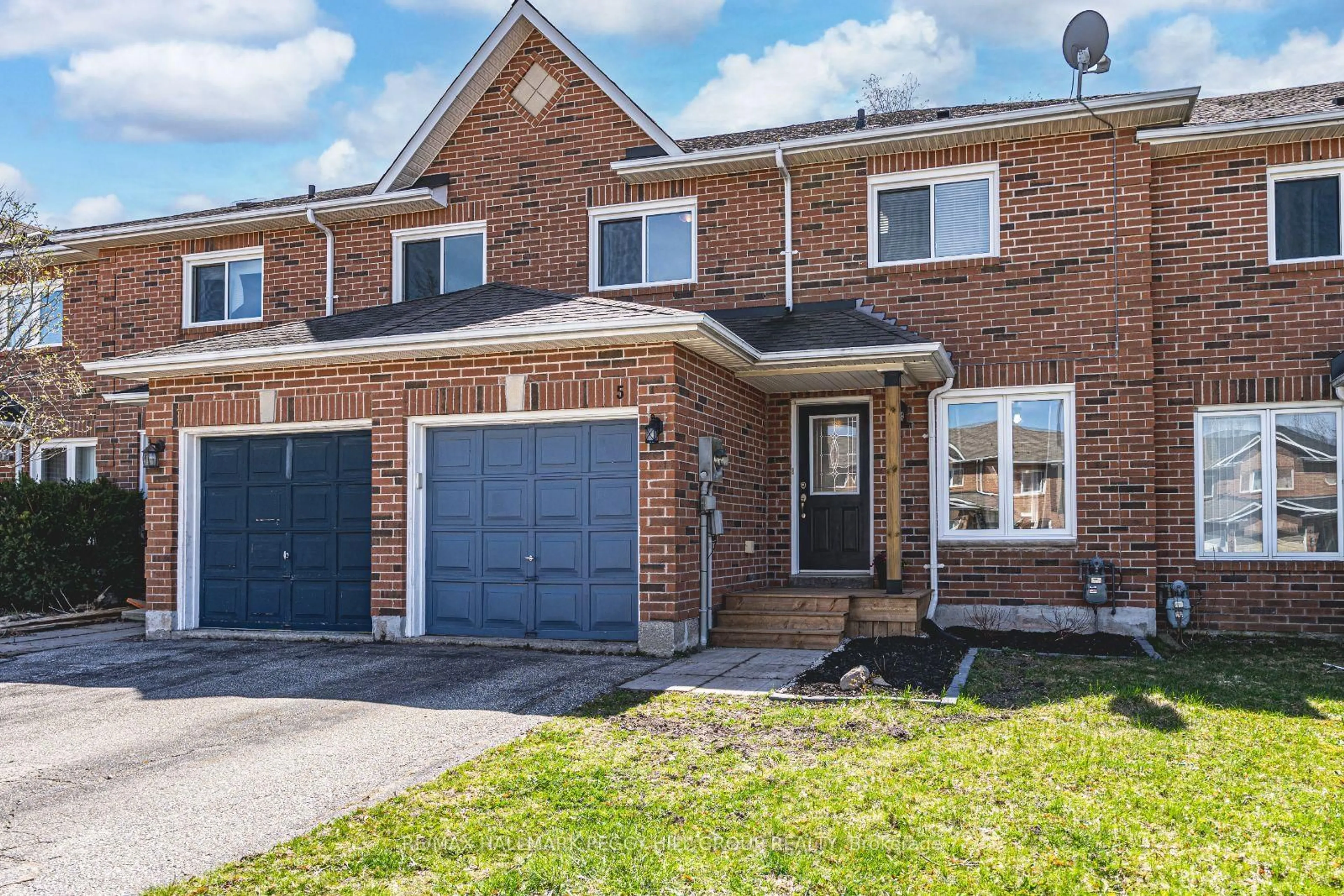 Home with brick exterior material, street for 5 Lyfytt Cres, Barrie Ontario L4N 7X4