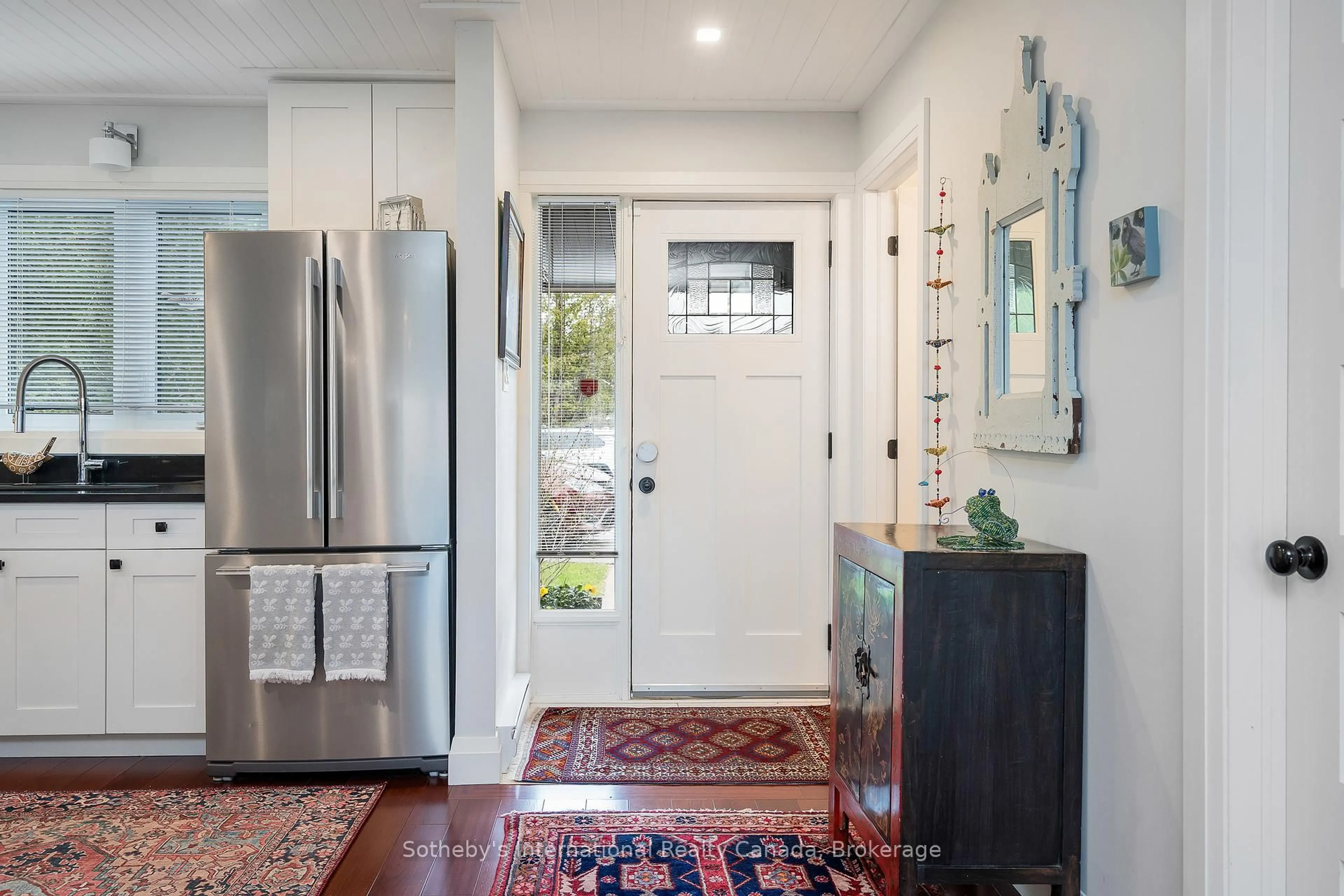 Indoor entryway for 565 Oxbow Cres, Collingwood Ontario L9Y 5B4
