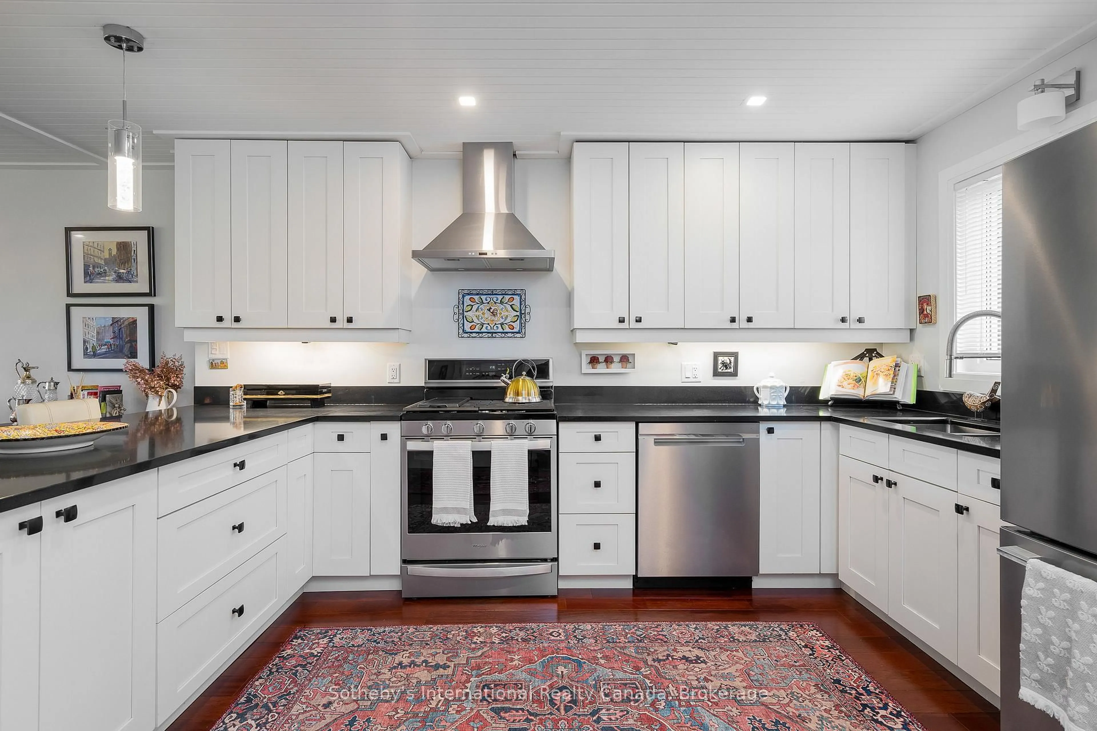 Contemporary kitchen, ceramic/tile floor for 565 Oxbow Cres, Collingwood Ontario L9Y 5B4