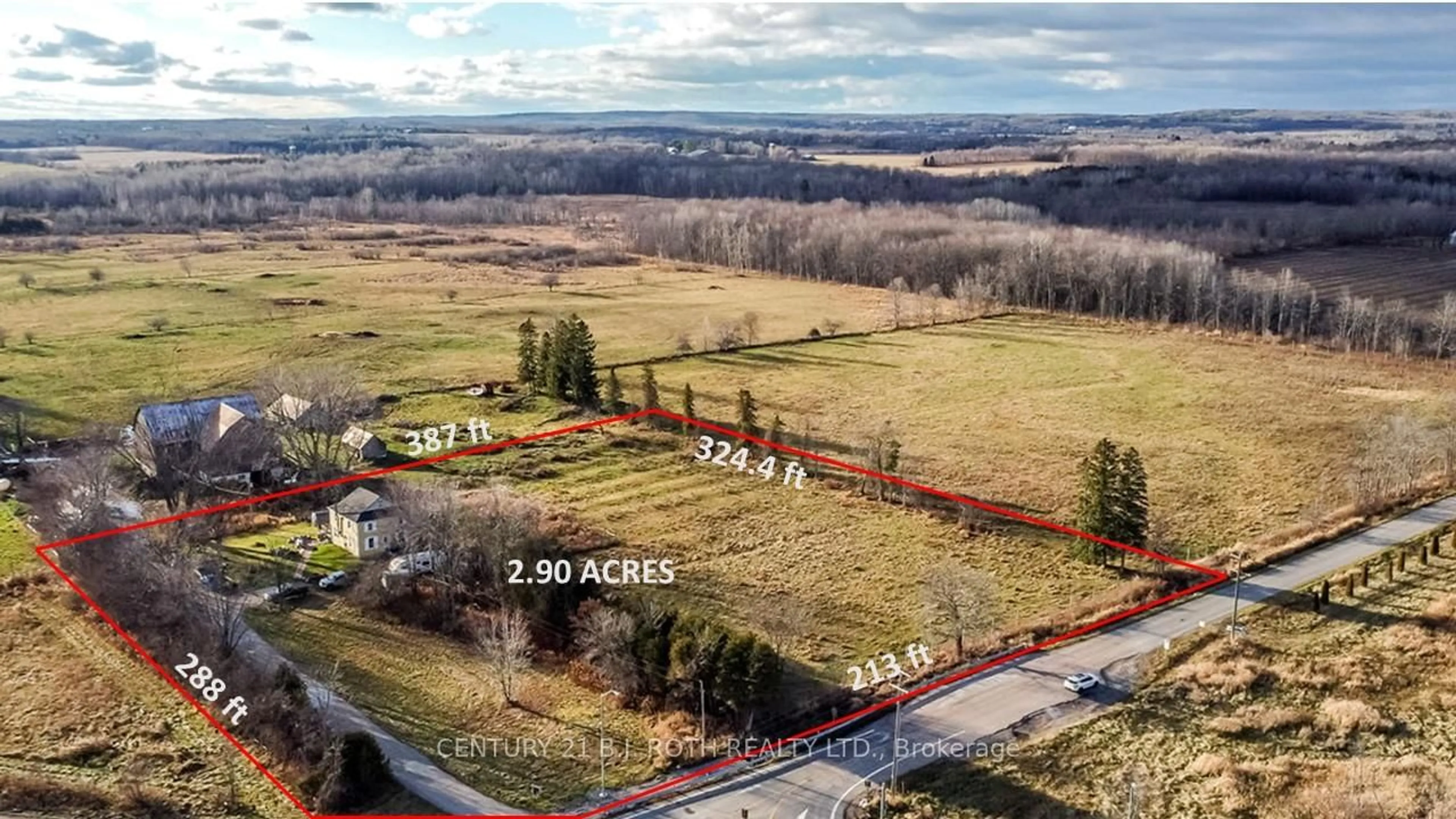 A pic from outside/outdoor area/front of a property/back of a property/a pic from drone, unknown for 10 12 Line, Oro-Medonte Ontario L0L 1T0