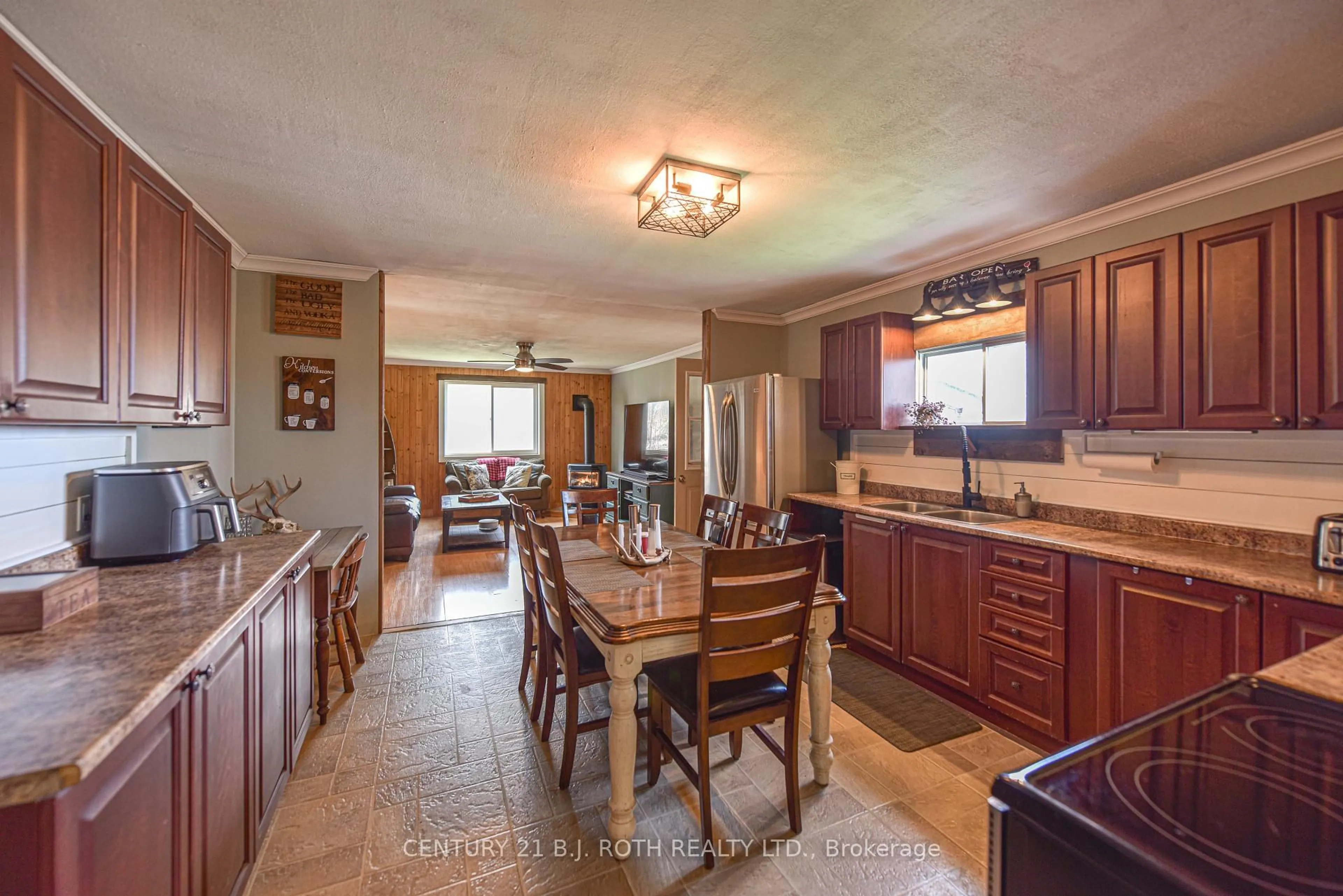 Open concept kitchen, ceramic/tile floor for 1314 F R Nelson Rd, Severn Ontario L0K 2C0
