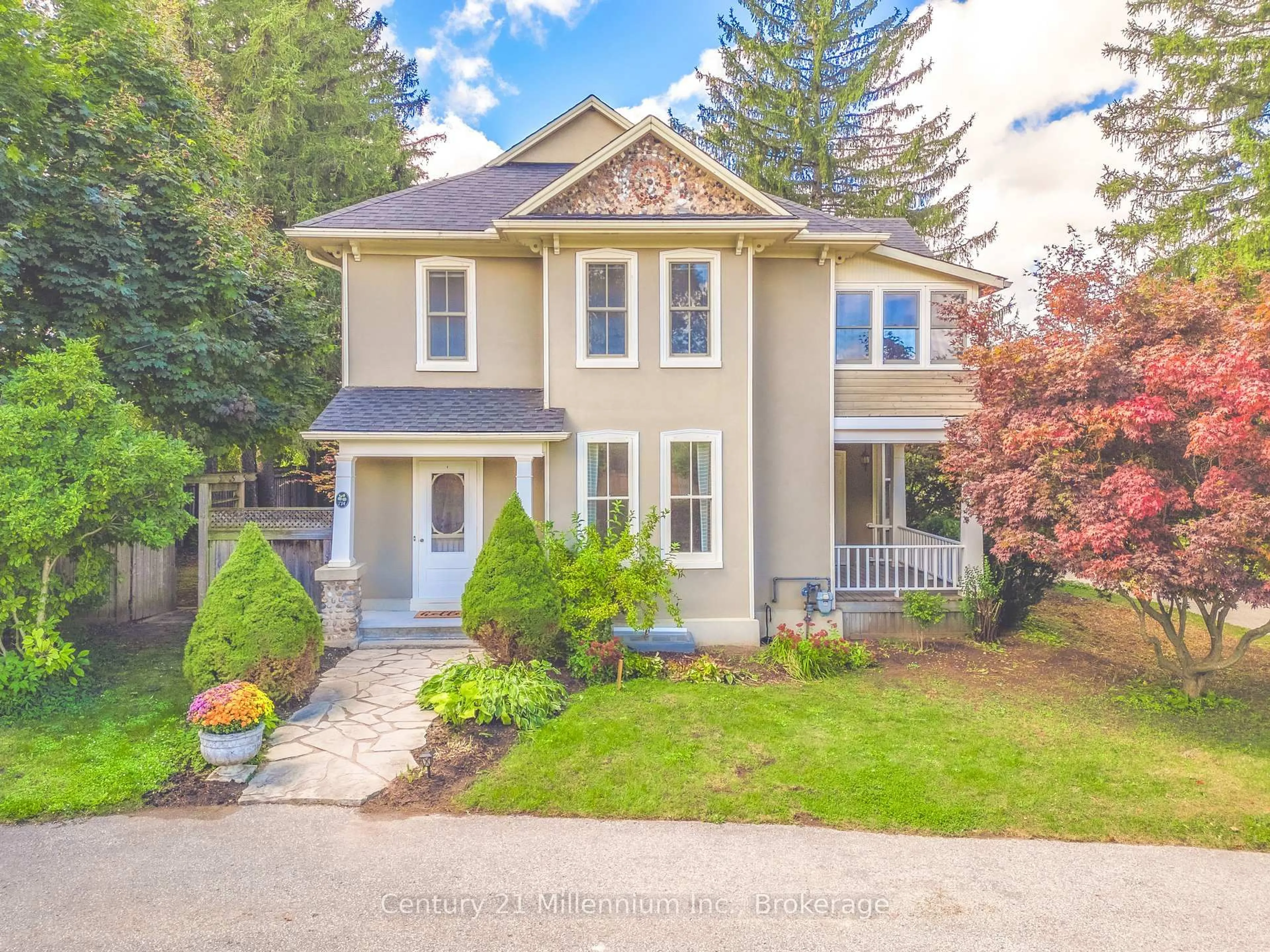 Home with vinyl exterior material, street for 774 HURONTARIO St, Collingwood Ontario L9Y 0G9