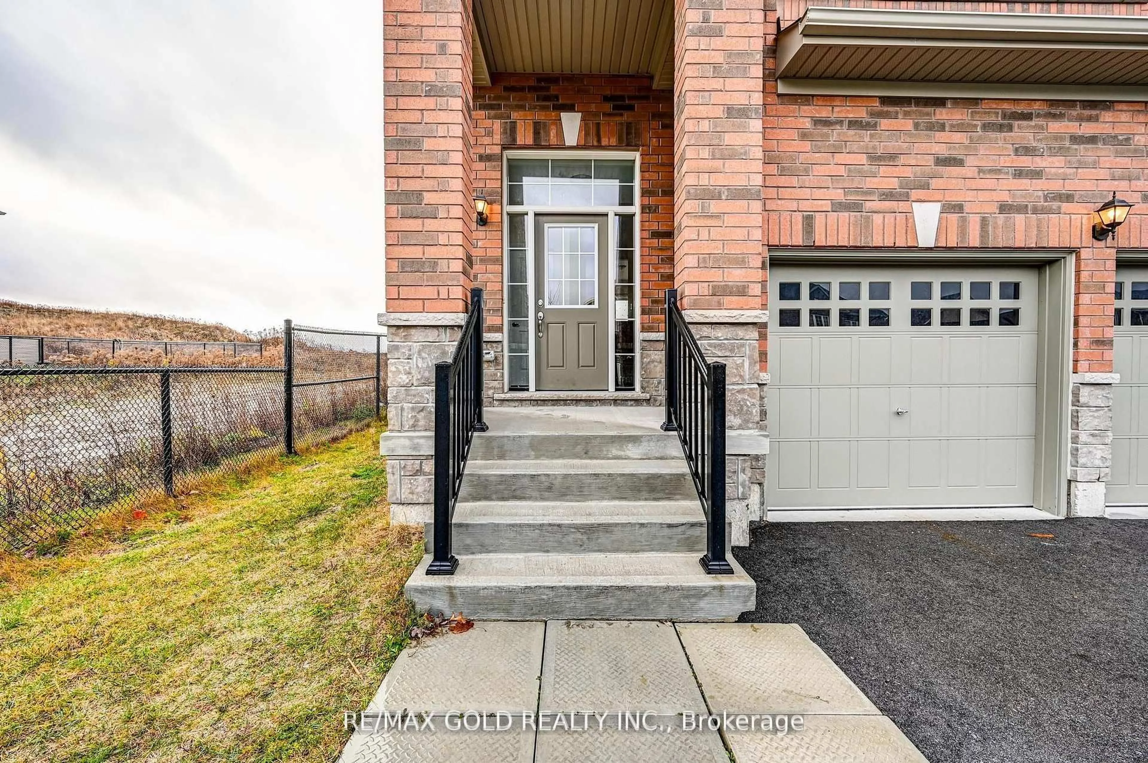 Home with brick exterior material, street for 84 Atlantis Dr, Orillia Ontario L3V 8L4