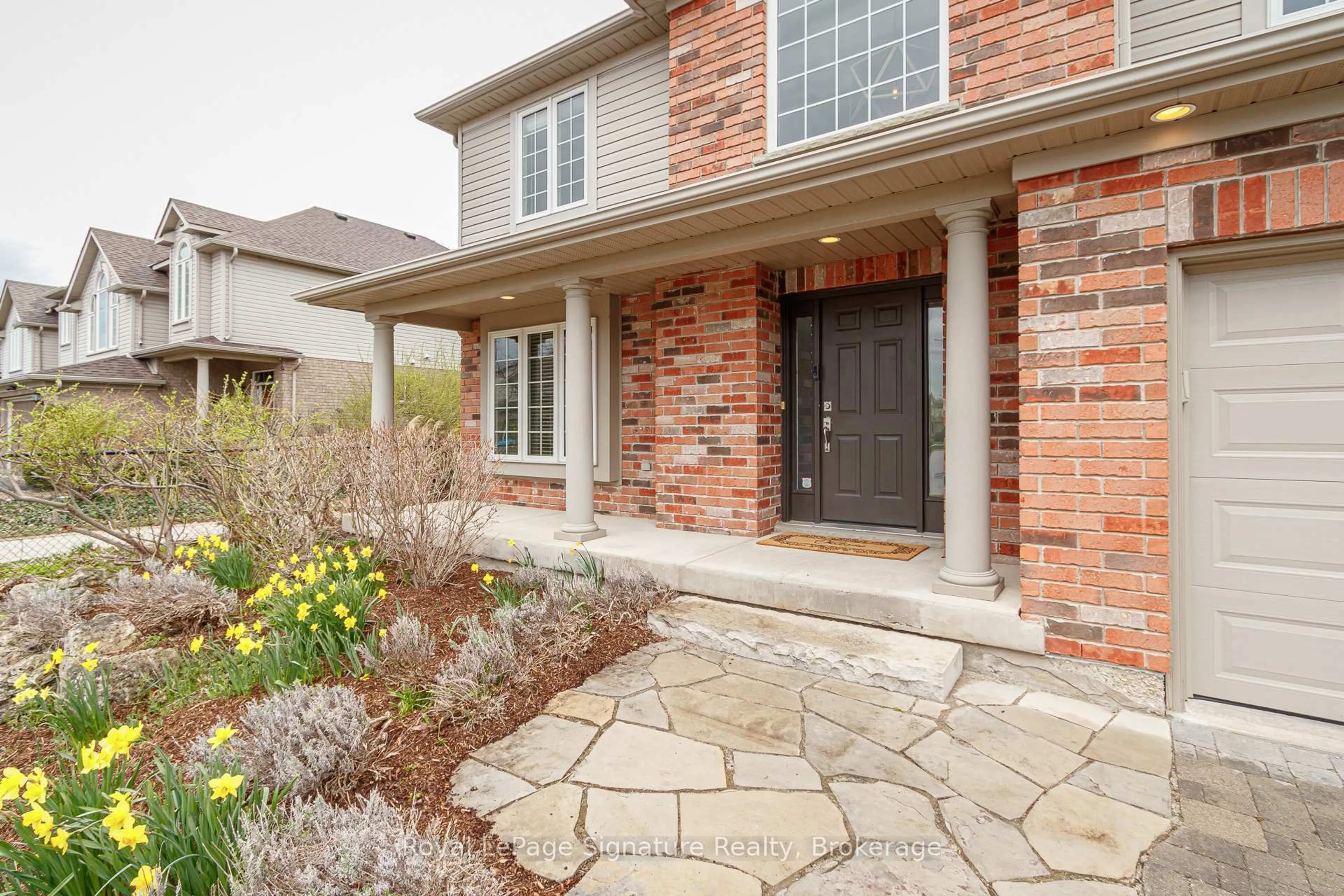 Home with brick exterior material, street for 31 Brooke Ave, Collingwood Ontario L9Y 5L2