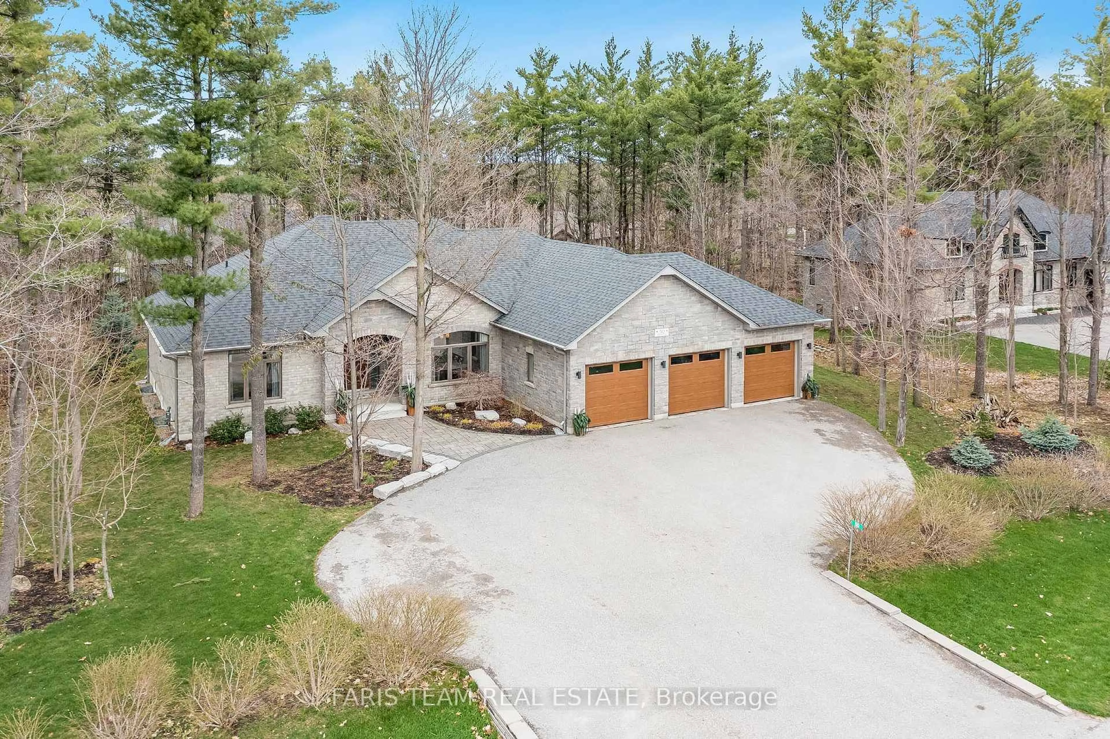 A pic from outside/outdoor area/front of a property/back of a property/a pic from drone, unknown for 50 Mennill Dr, Springwater Ontario L9X 0J2