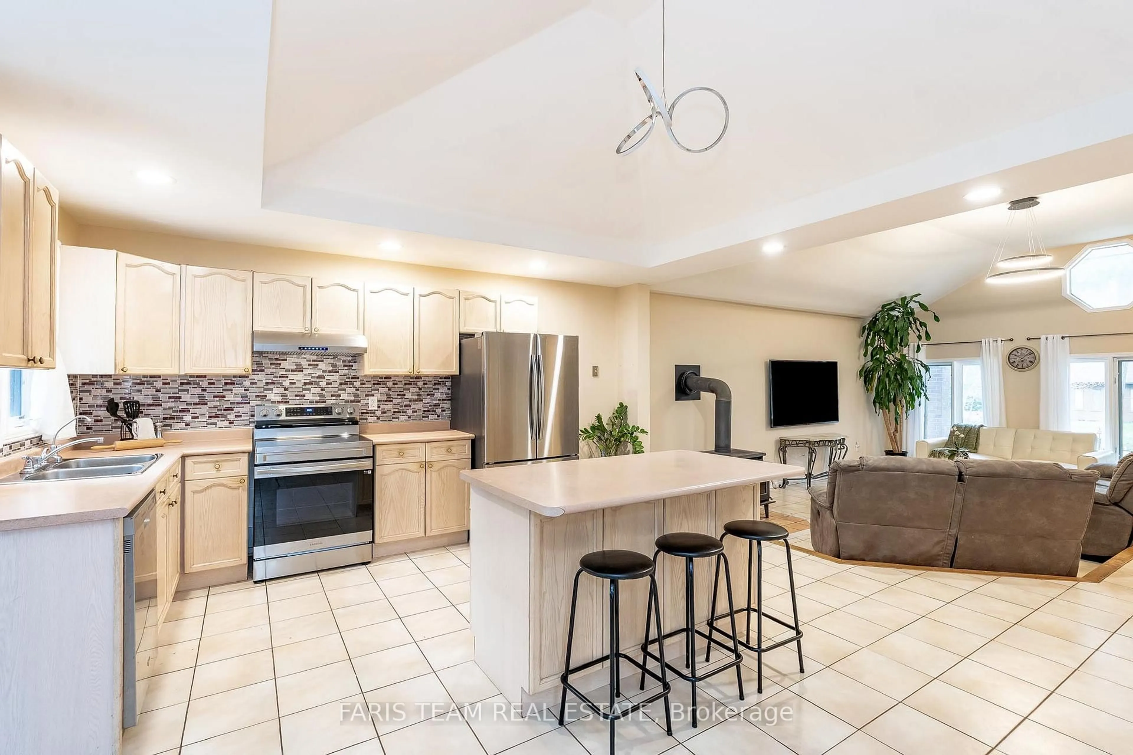 Open concept kitchen, ceramic/tile floor for 64 Nadia Cres, Tiny Ontario L0L 2T0