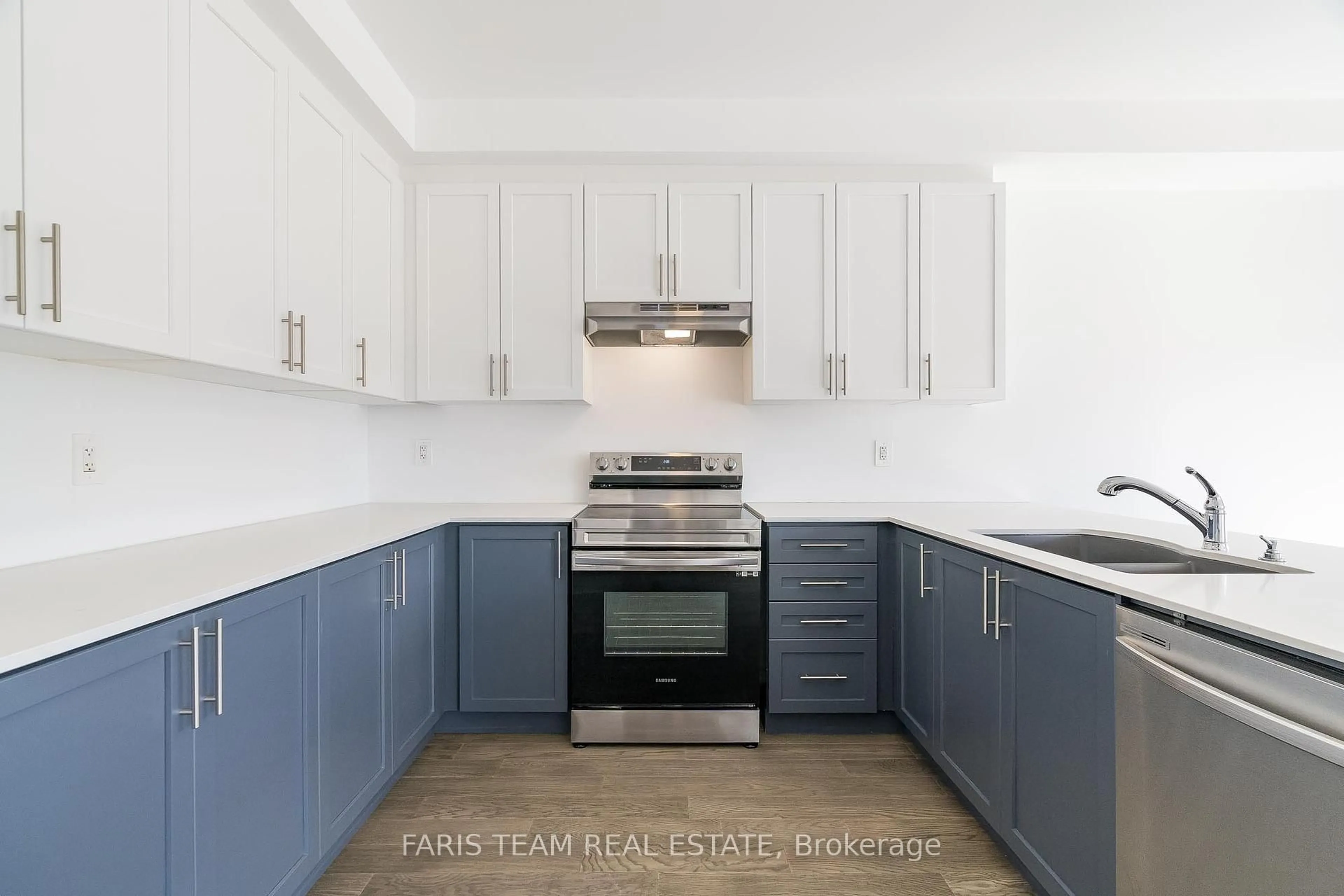 Standard kitchen, unknown for 48 Tracey Lane, Collingwood Ontario L9Y 3Y2