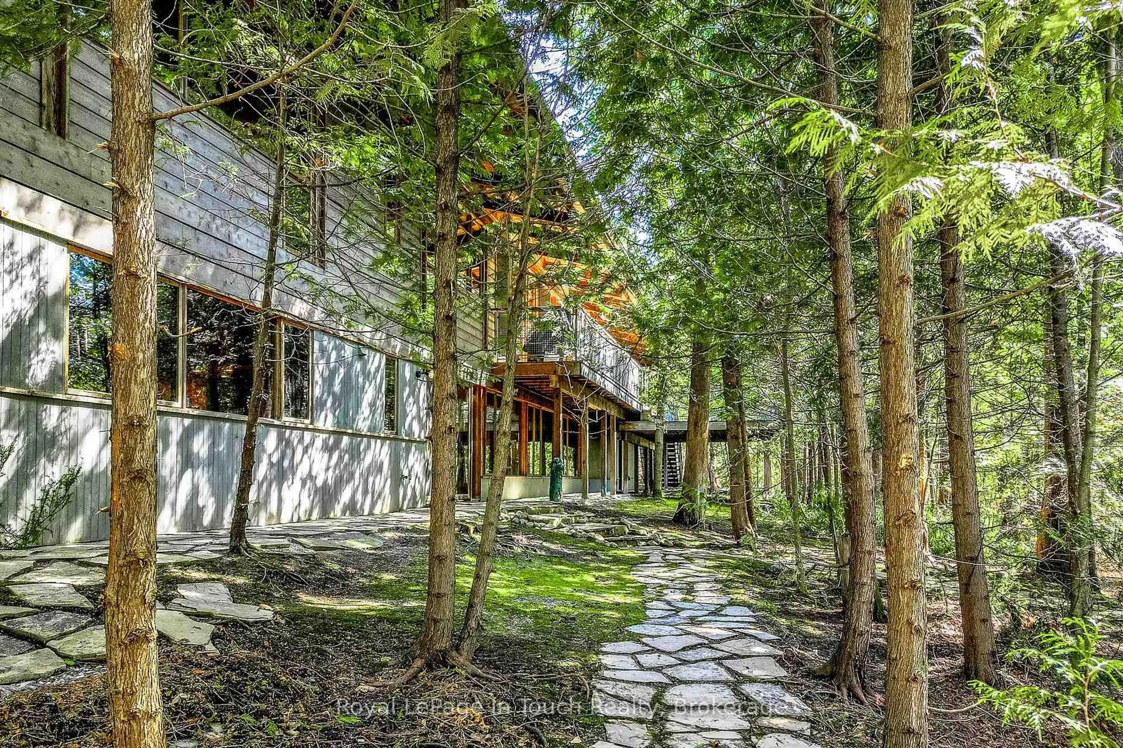 Patio, forest/trees view for 130 Melissa Lane, Tiny Ontario L9M 0T8
