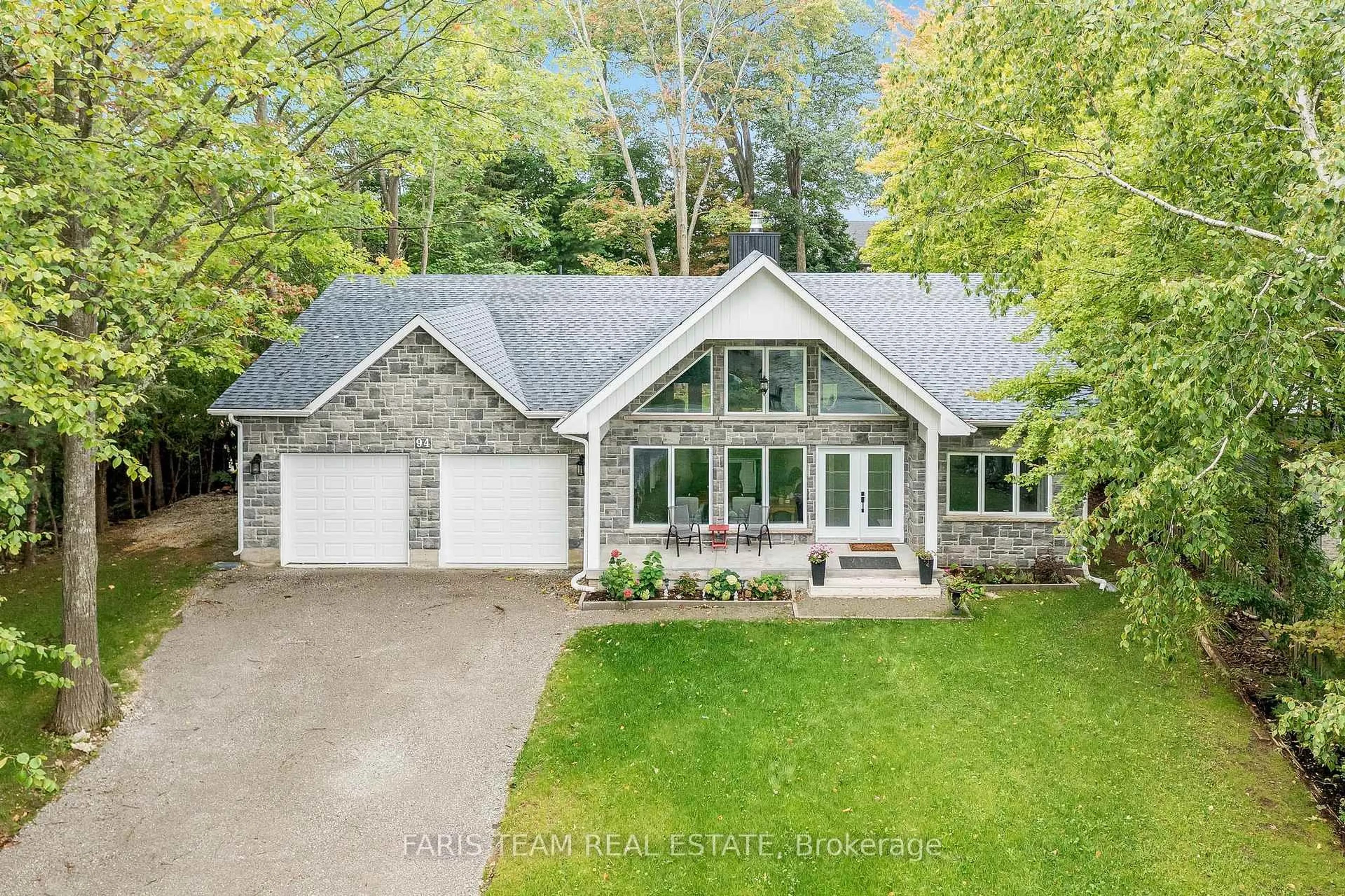A pic from outside/outdoor area/front of a property/back of a property/a pic from drone, unknown for 94 42nd St, Wasaga Beach Ontario L9Z 1Z7