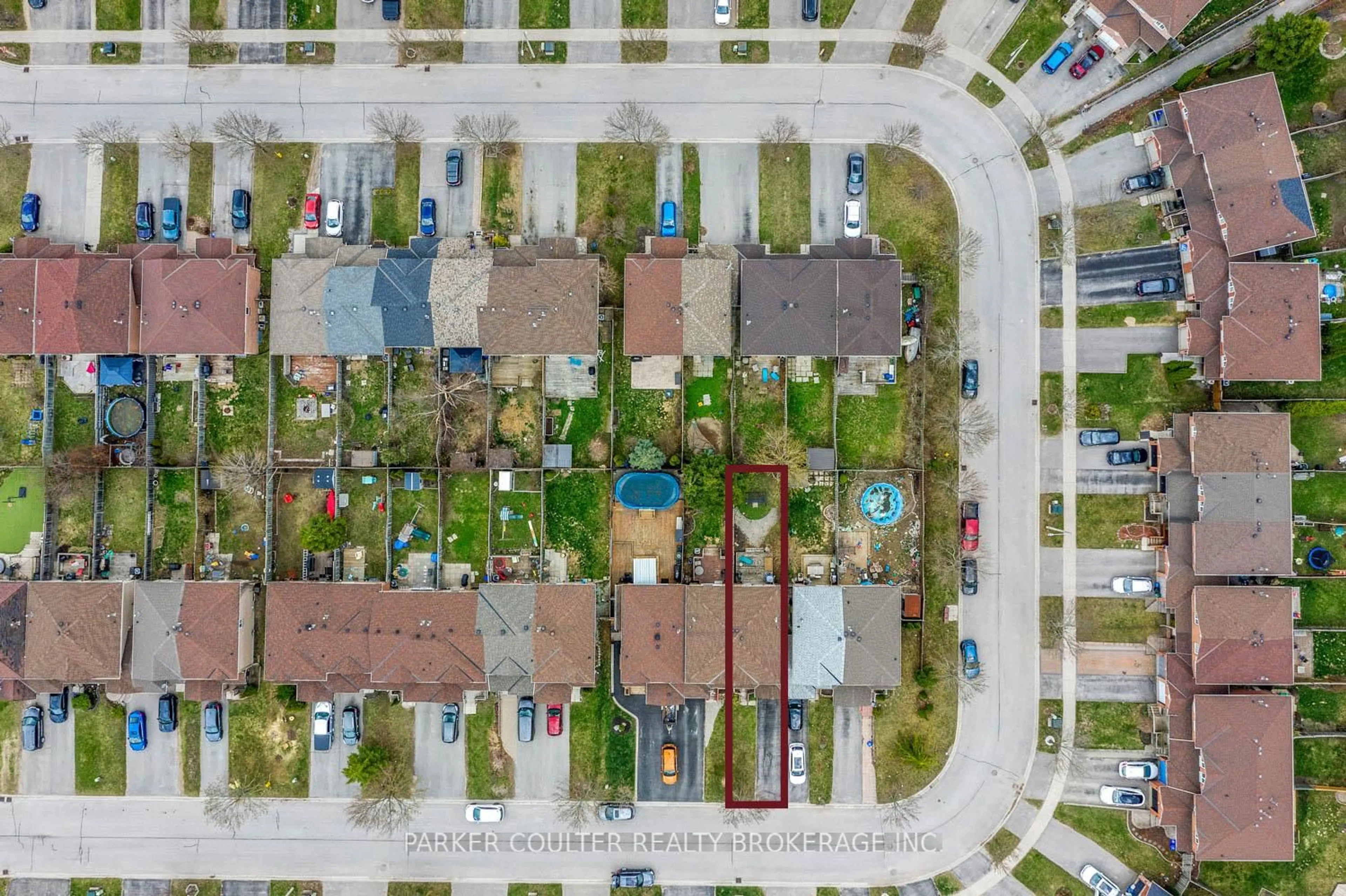 A pic from outside/outdoor area/front of a property/back of a property/a pic from drone, street for 96 Lee Cres, Barrie Ontario L4N 9Z1