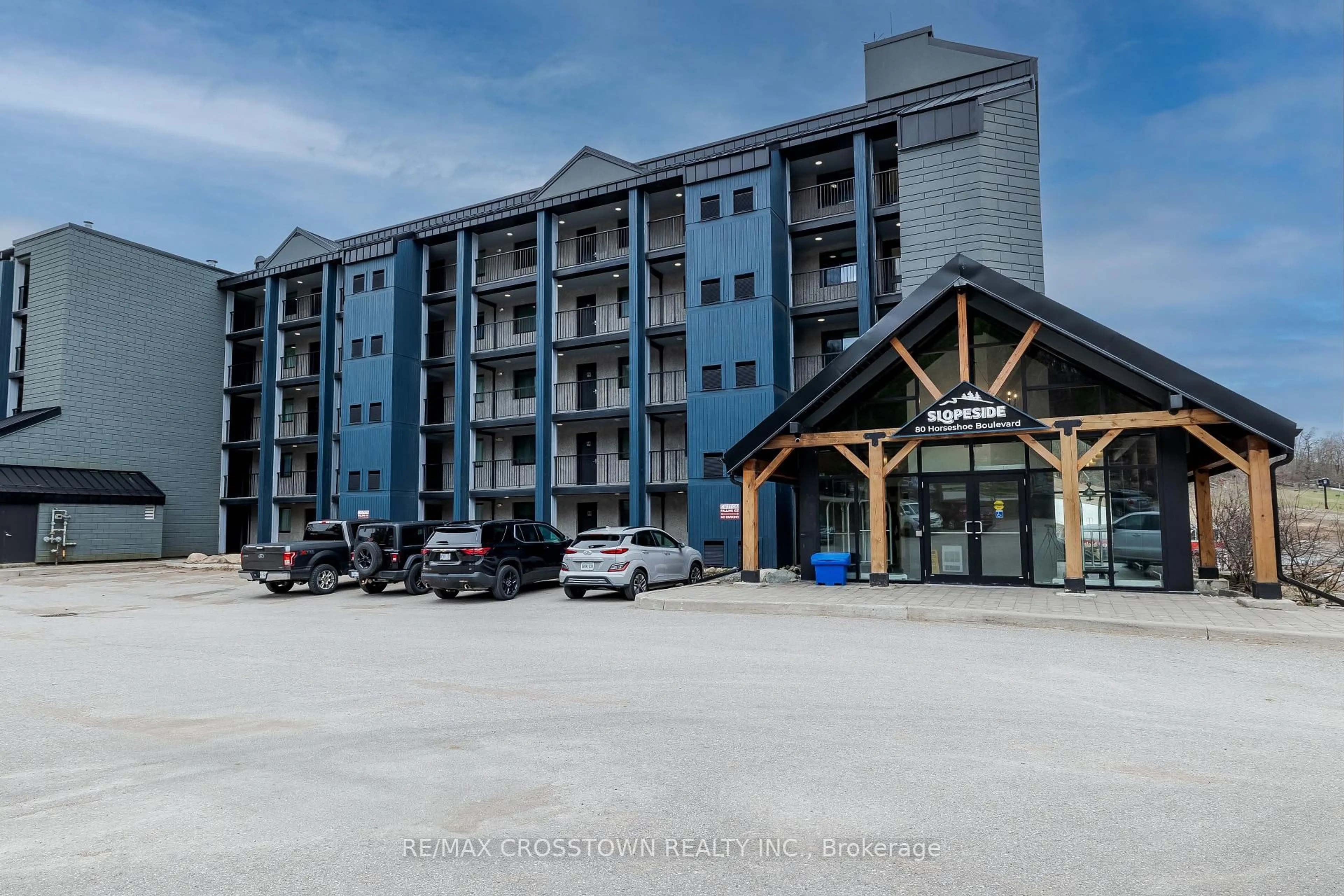 A pic from outside/outdoor area/front of a property/back of a property/a pic from drone, unknown for 80 HORSESHOE VALLEY Blvd #302, Oro-Medonte Ontario L4M 4Y8