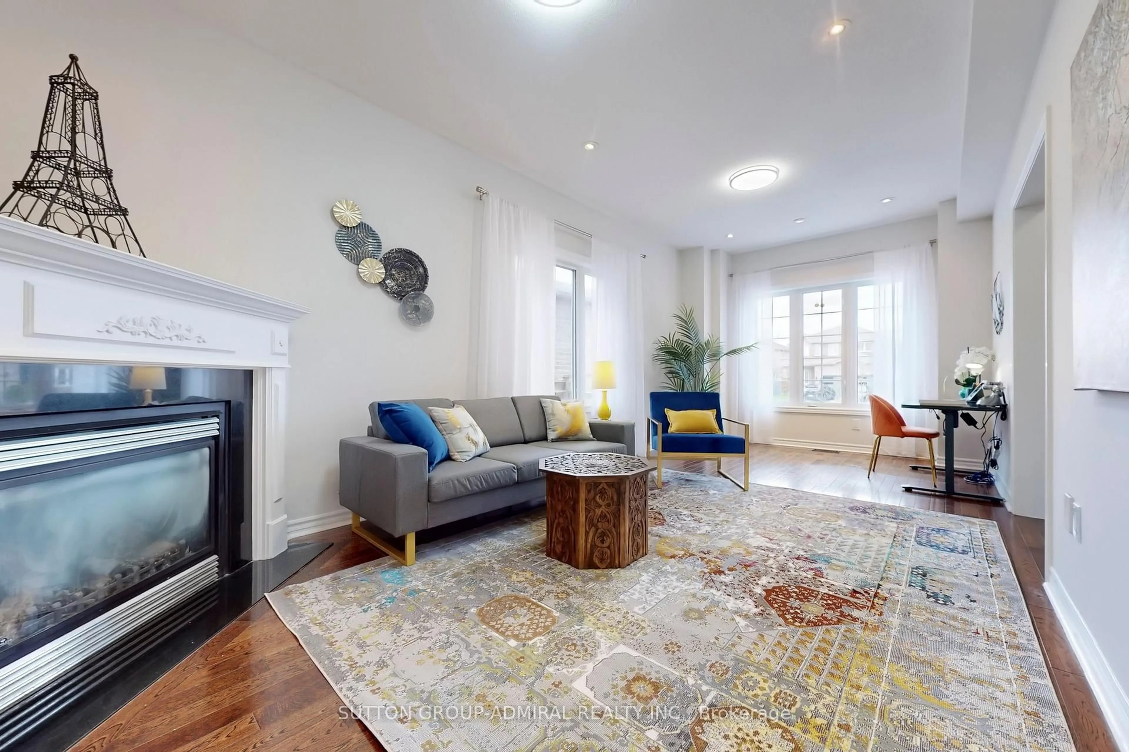 Living room with furniture, unknown for 267 Country Lane, Barrie Ontario L4N 0Y3
