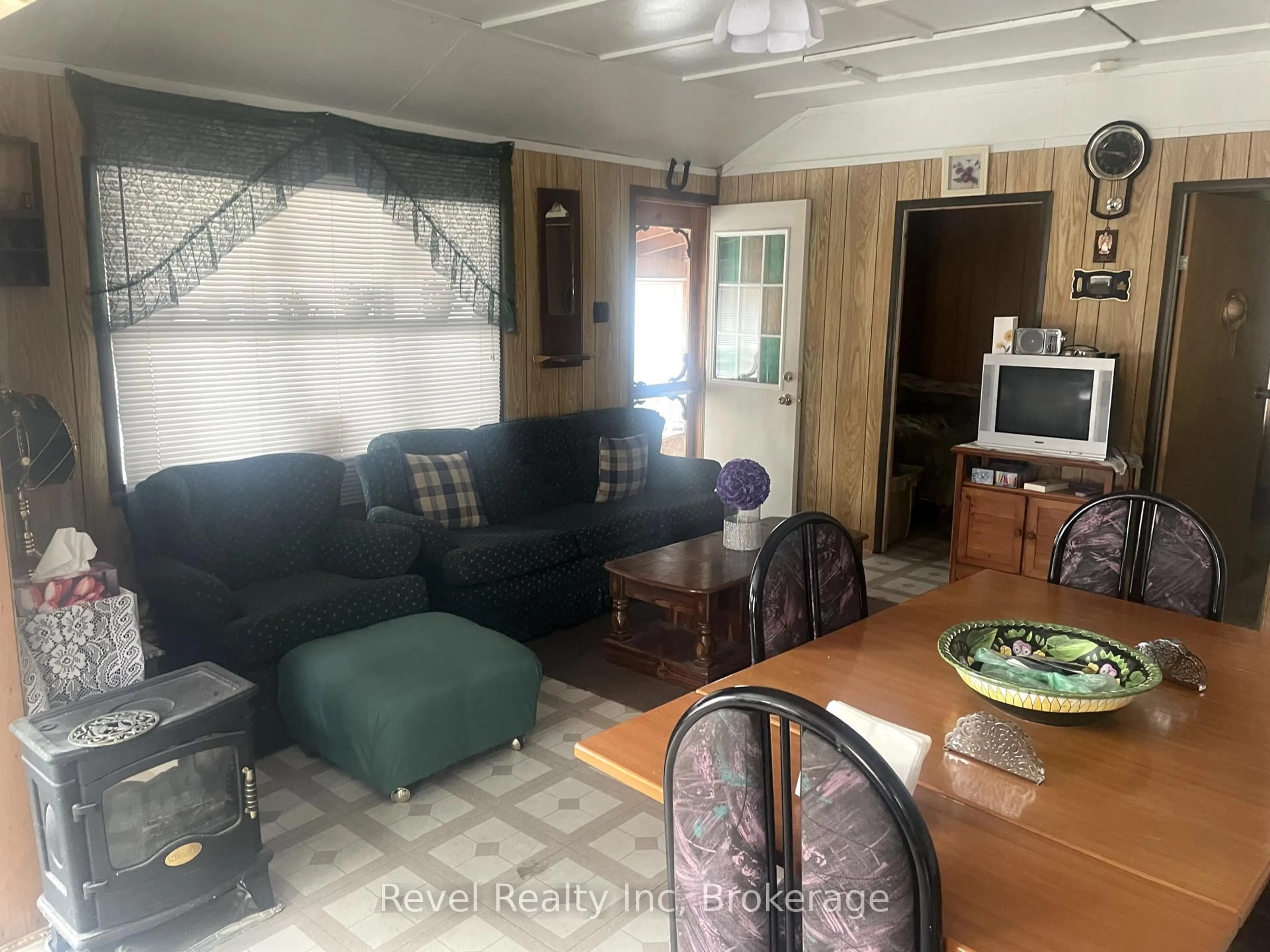 Living room with furniture, unknown for 35 61st St, Wasaga Beach Ontario L9Z 1V7