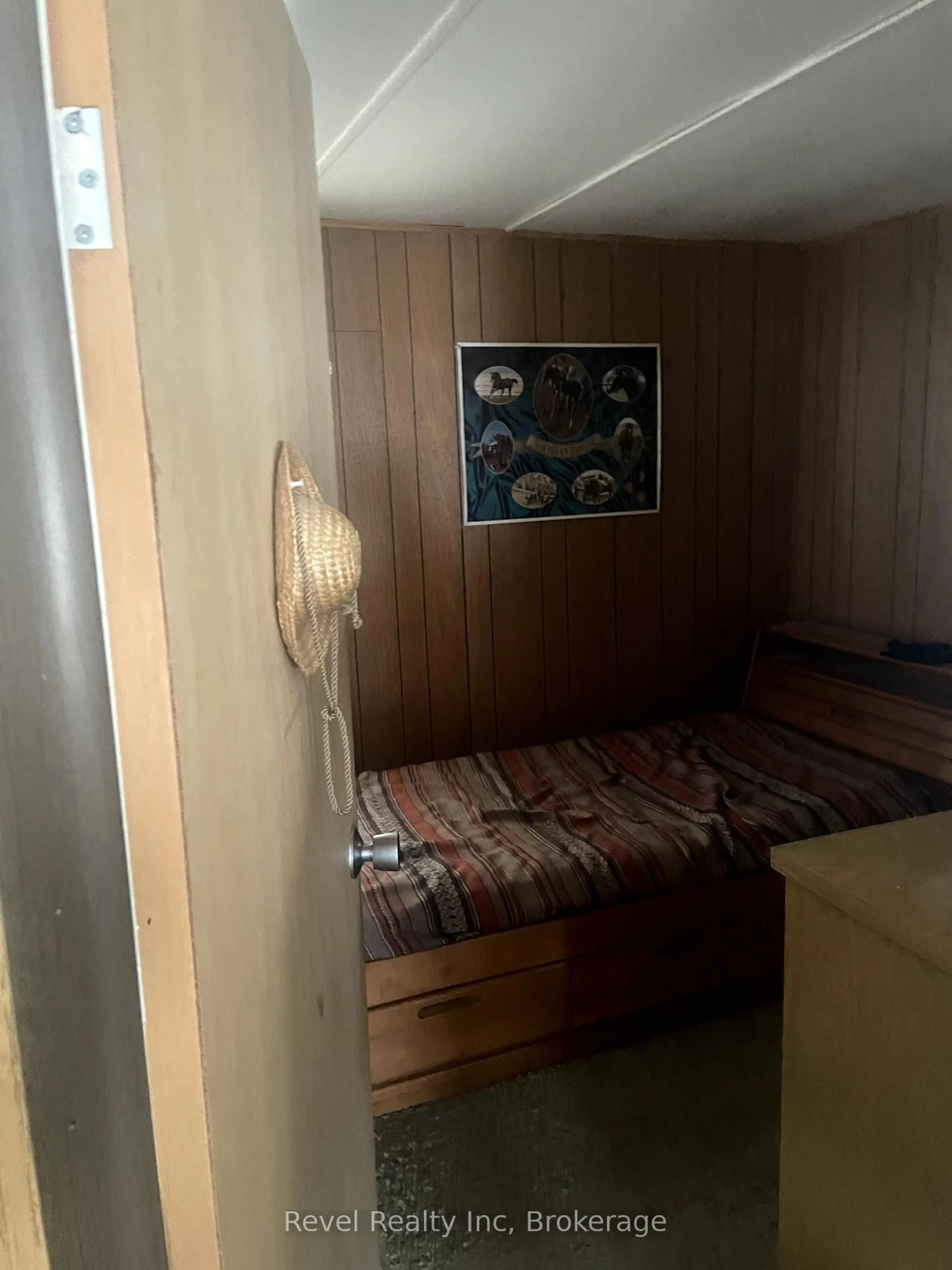 A pic of a room for 35 61st St, Wasaga Beach Ontario L9Z 1V7