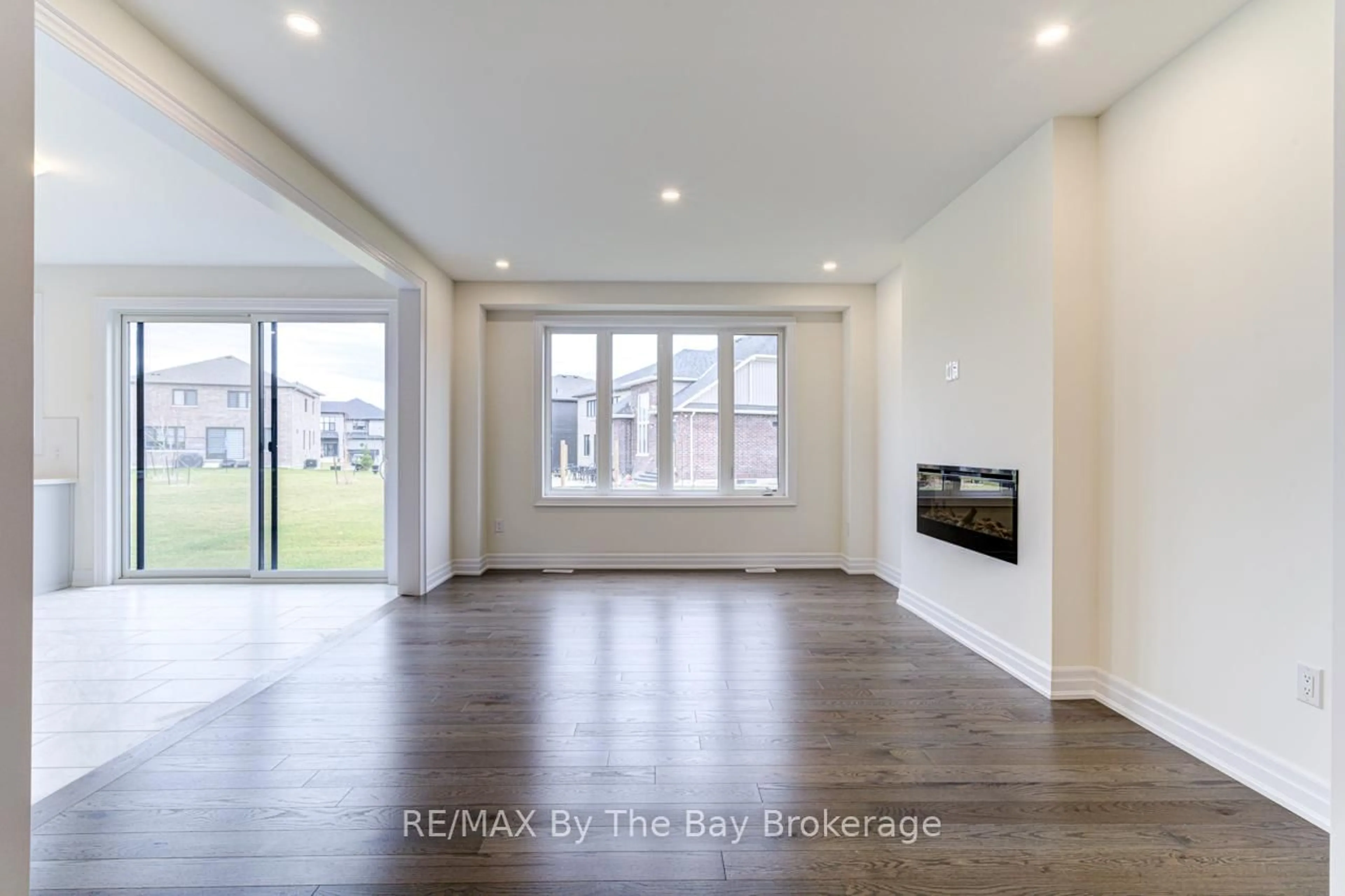 Indoor entryway for 169 Rosanne Circ, Wasaga Beach Ontario L9Z 0N1
