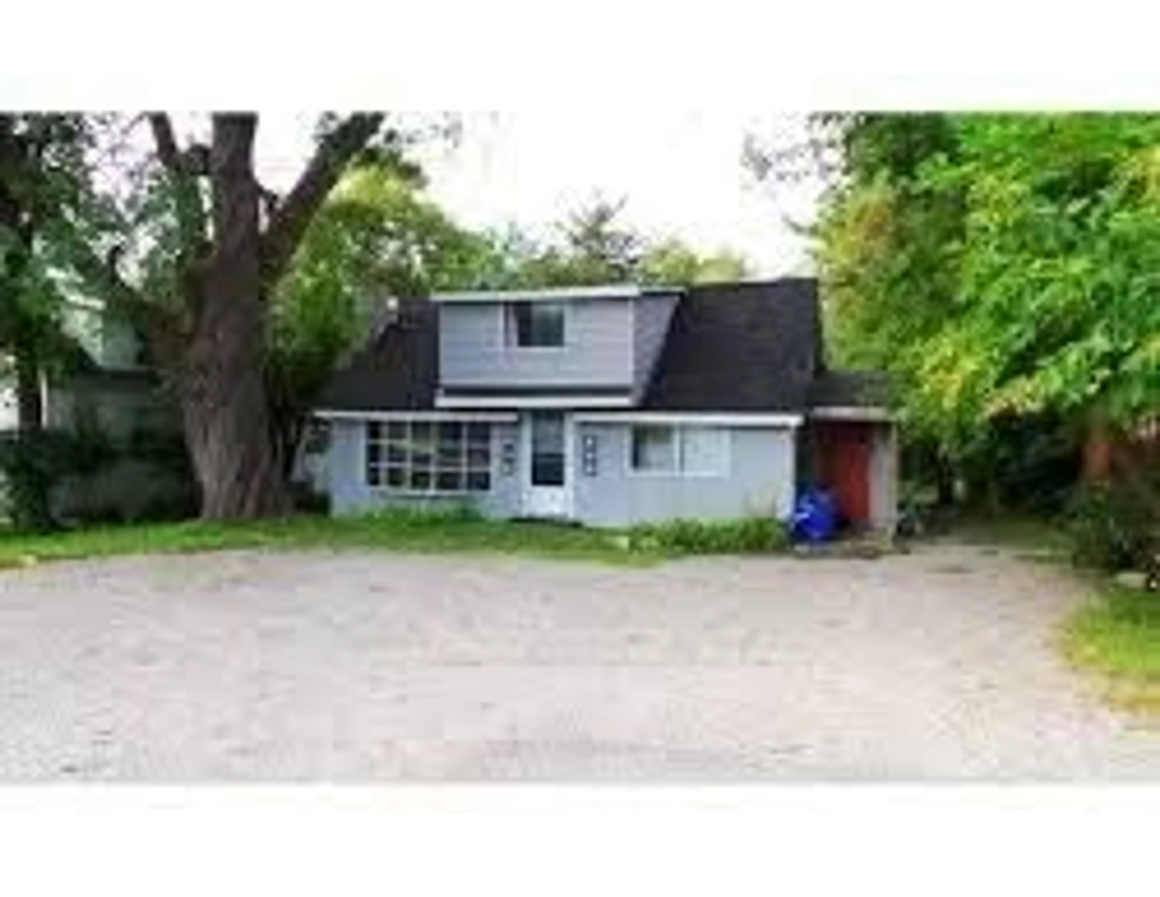 Unknown for 370 Yonge St, Barrie Ontario L4N 4C8
