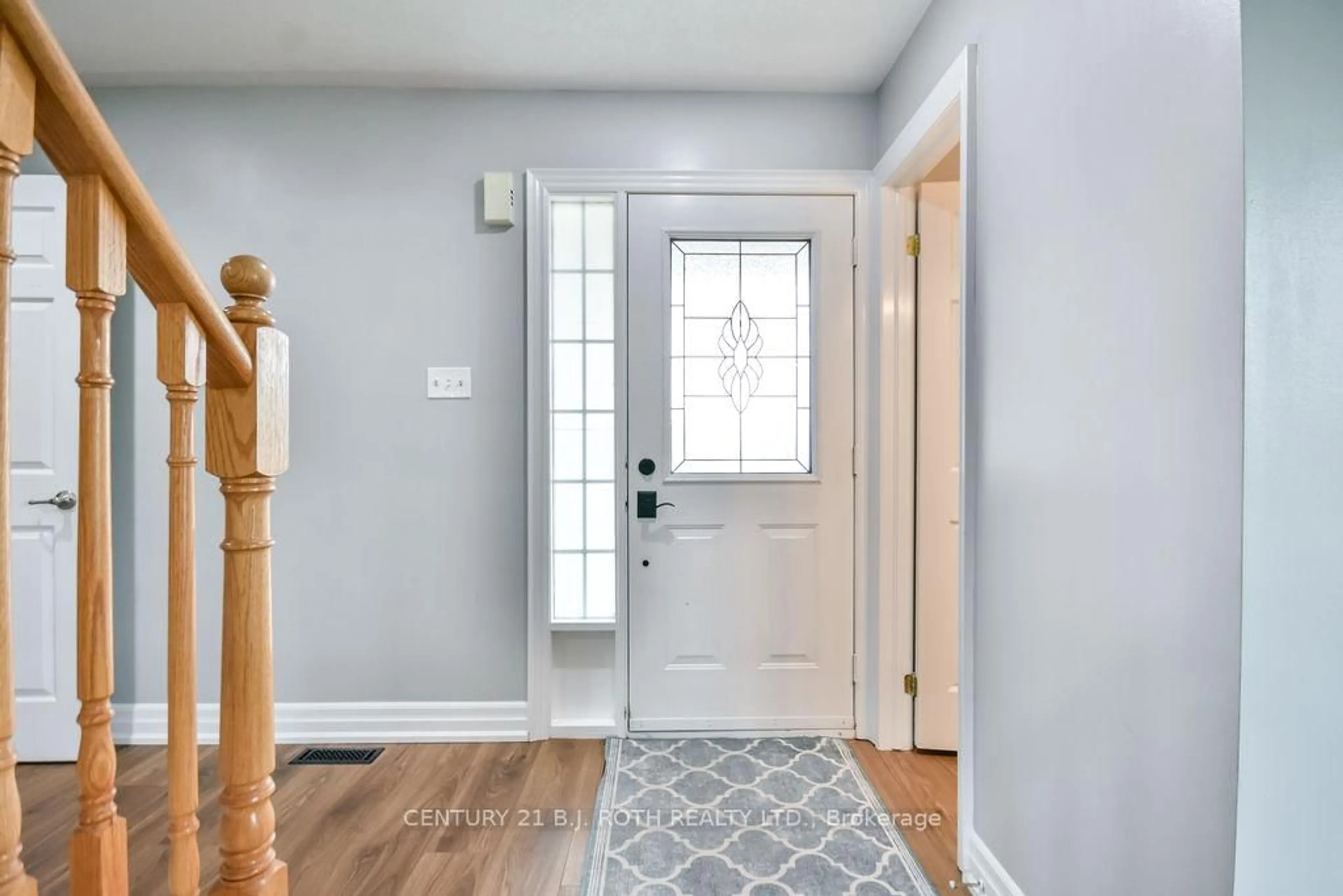 Indoor entryway for 26 Tunbridge Rd, Barrie Ontario L4M 6S8