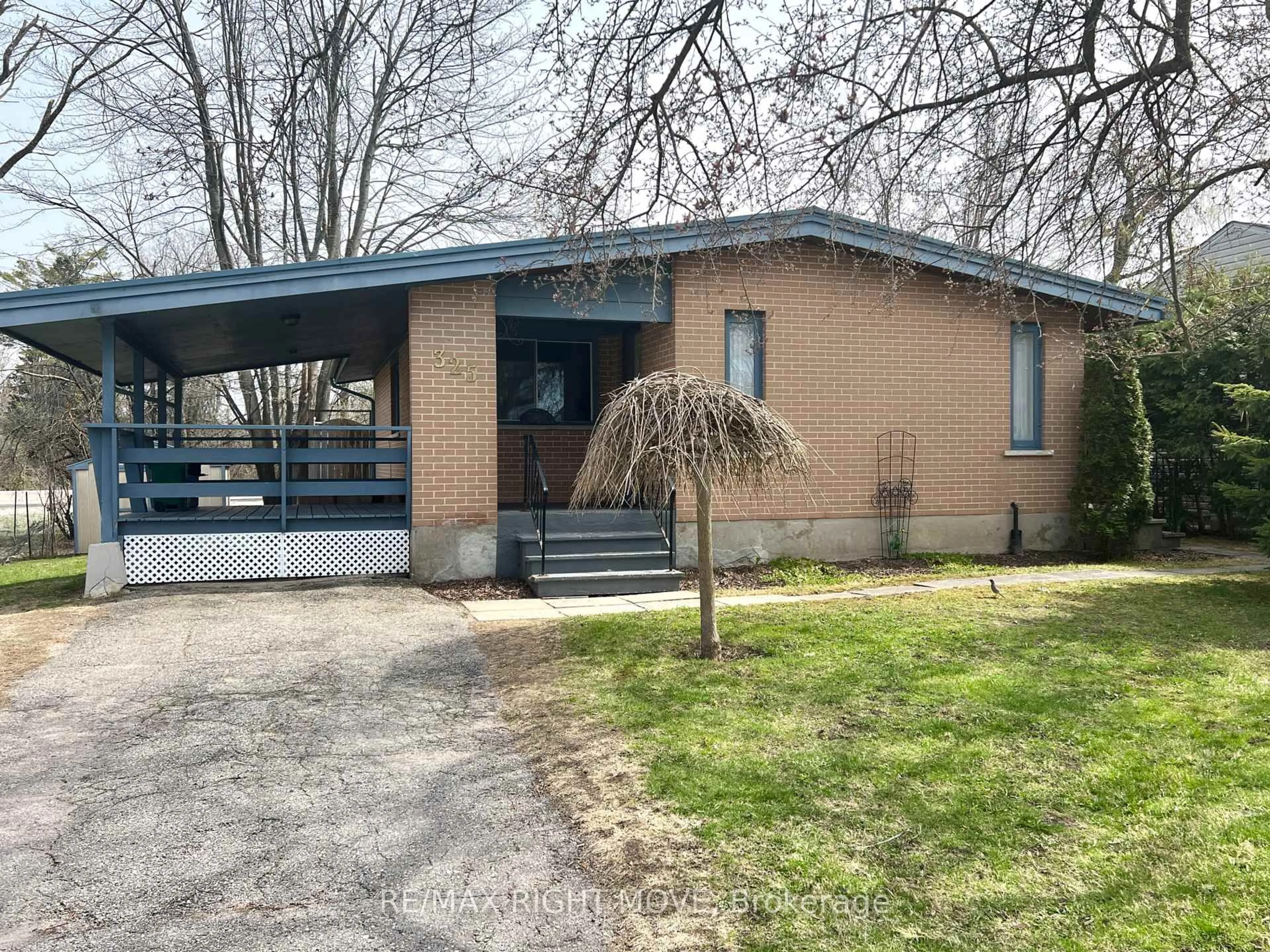 Unknown for 325 Delia St, Orillia Ontario L3V 1H1