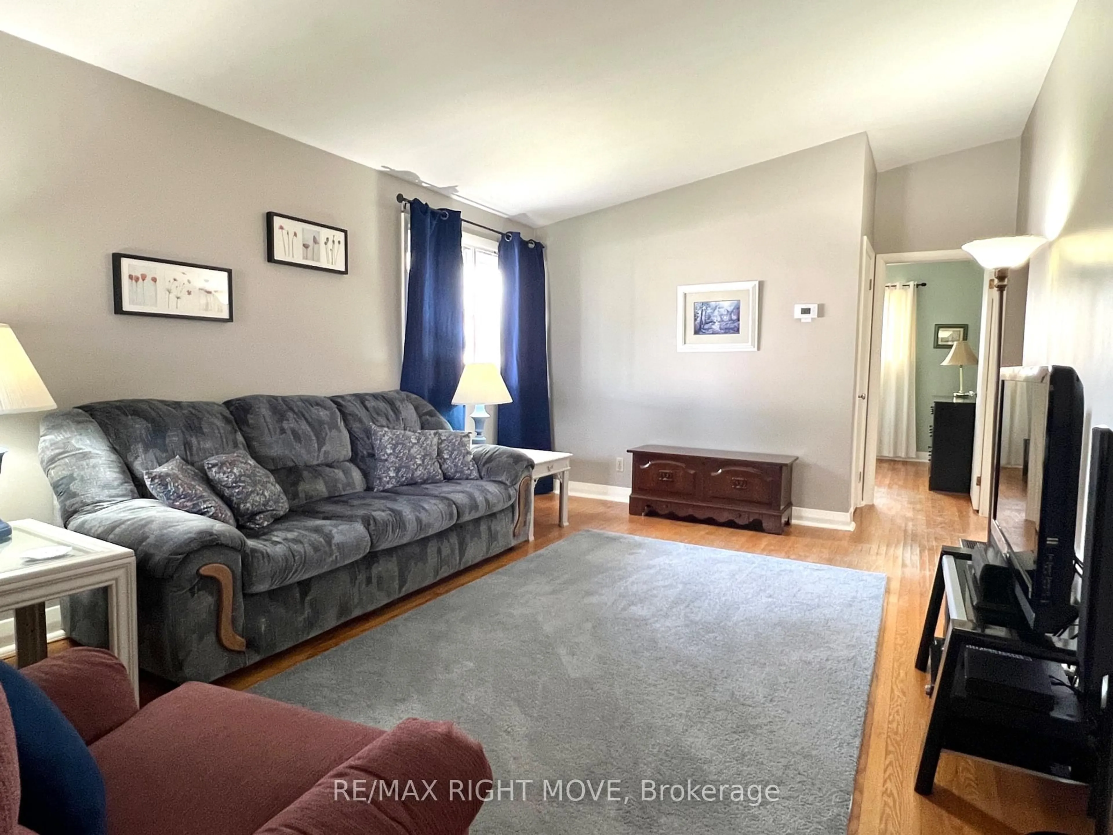 Living room with furniture, unknown for 325 Delia St, Orillia Ontario L3V 1H1