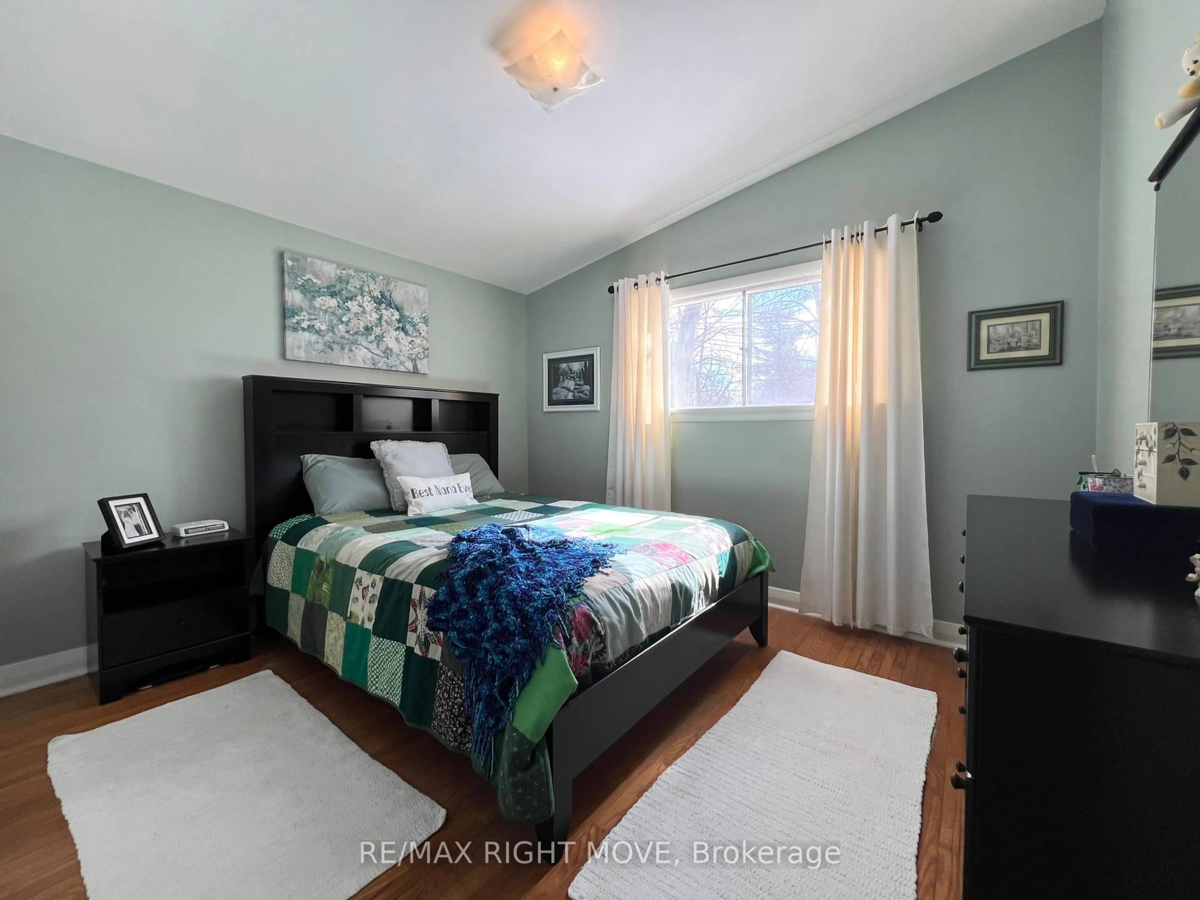Bedroom with bed, unknown for 325 Delia St, Orillia Ontario L3V 1H1