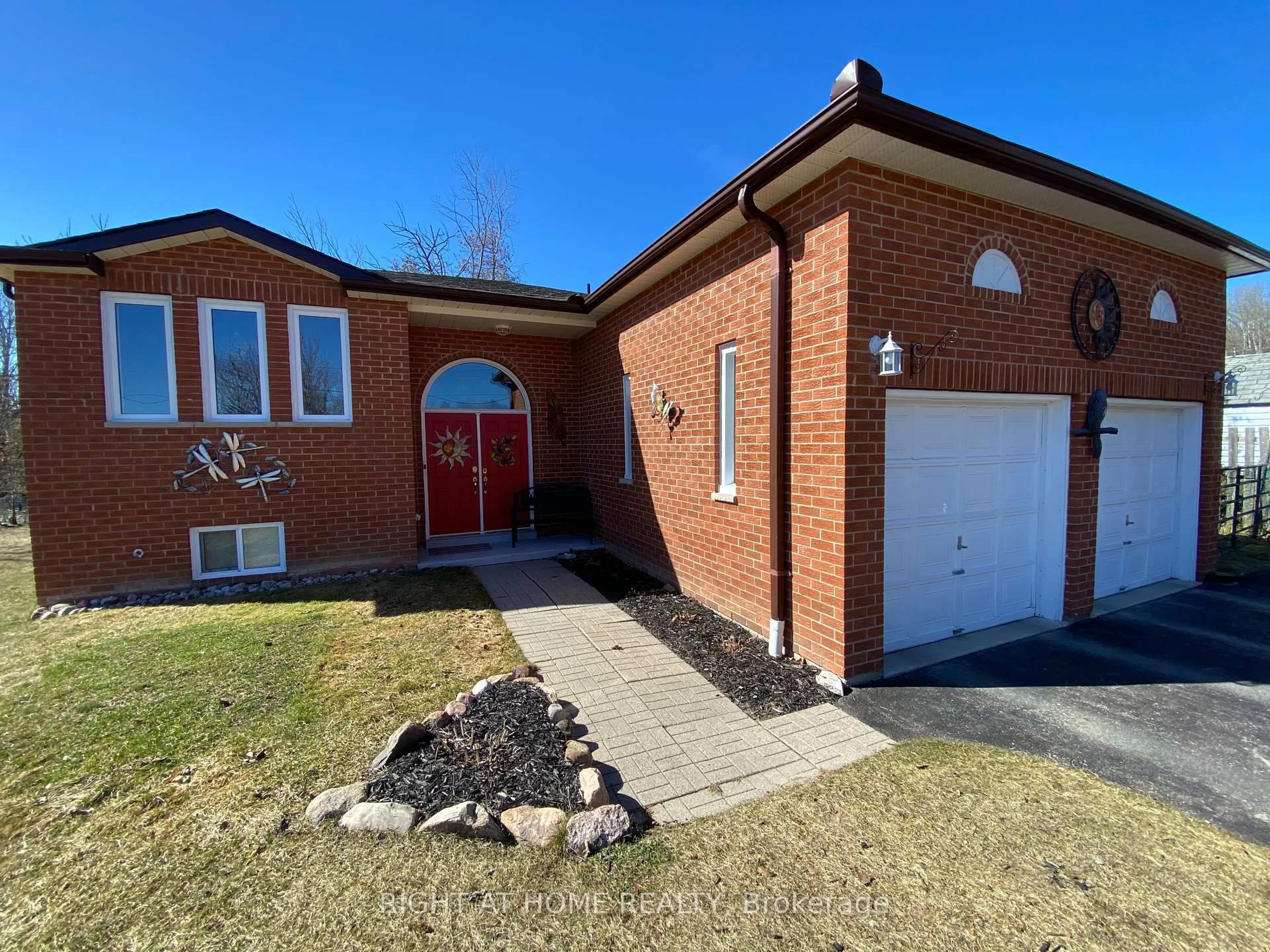 Home with brick exterior material, street for 4 Campbell Ave, Oro-Medonte Ontario L0L 1T0