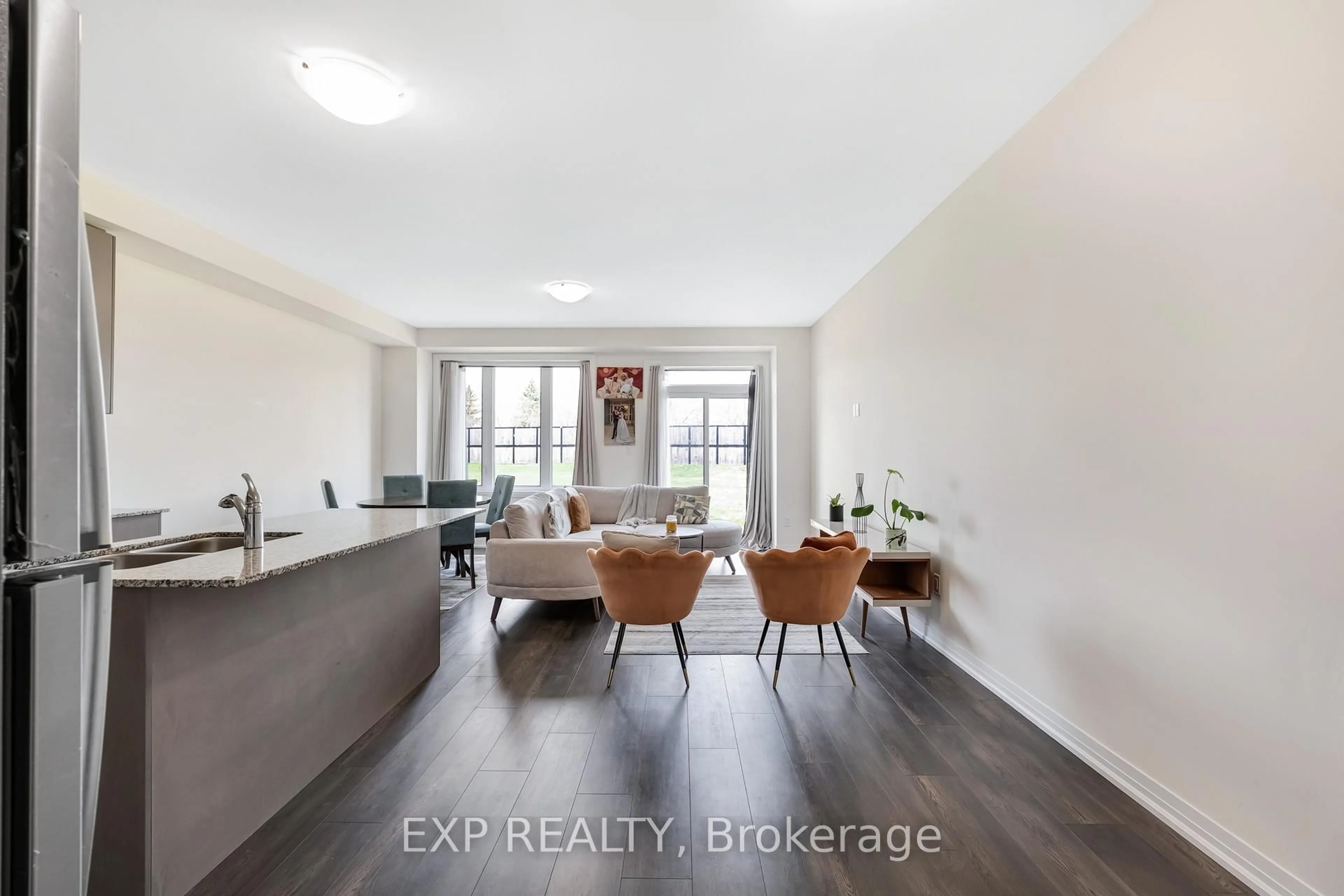 A pic of a room for 122 Turnberry Lane, Barrie Ontario L9J 0M3