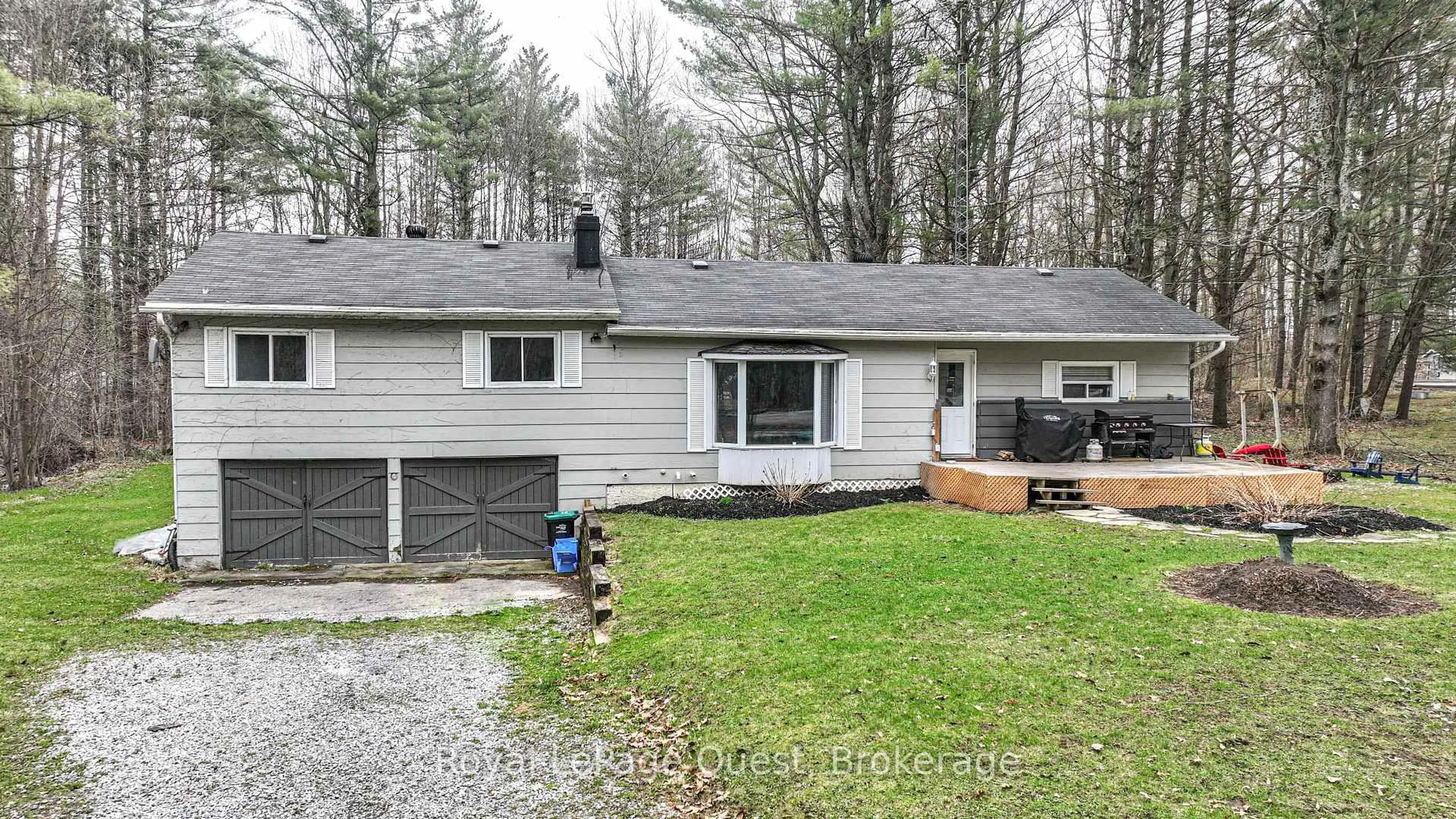 A pic from outside/outdoor area/front of a property/back of a property/a pic from drone, street for 1979 Peninsula Pt Rd, Severn Ontario P0E 1N0