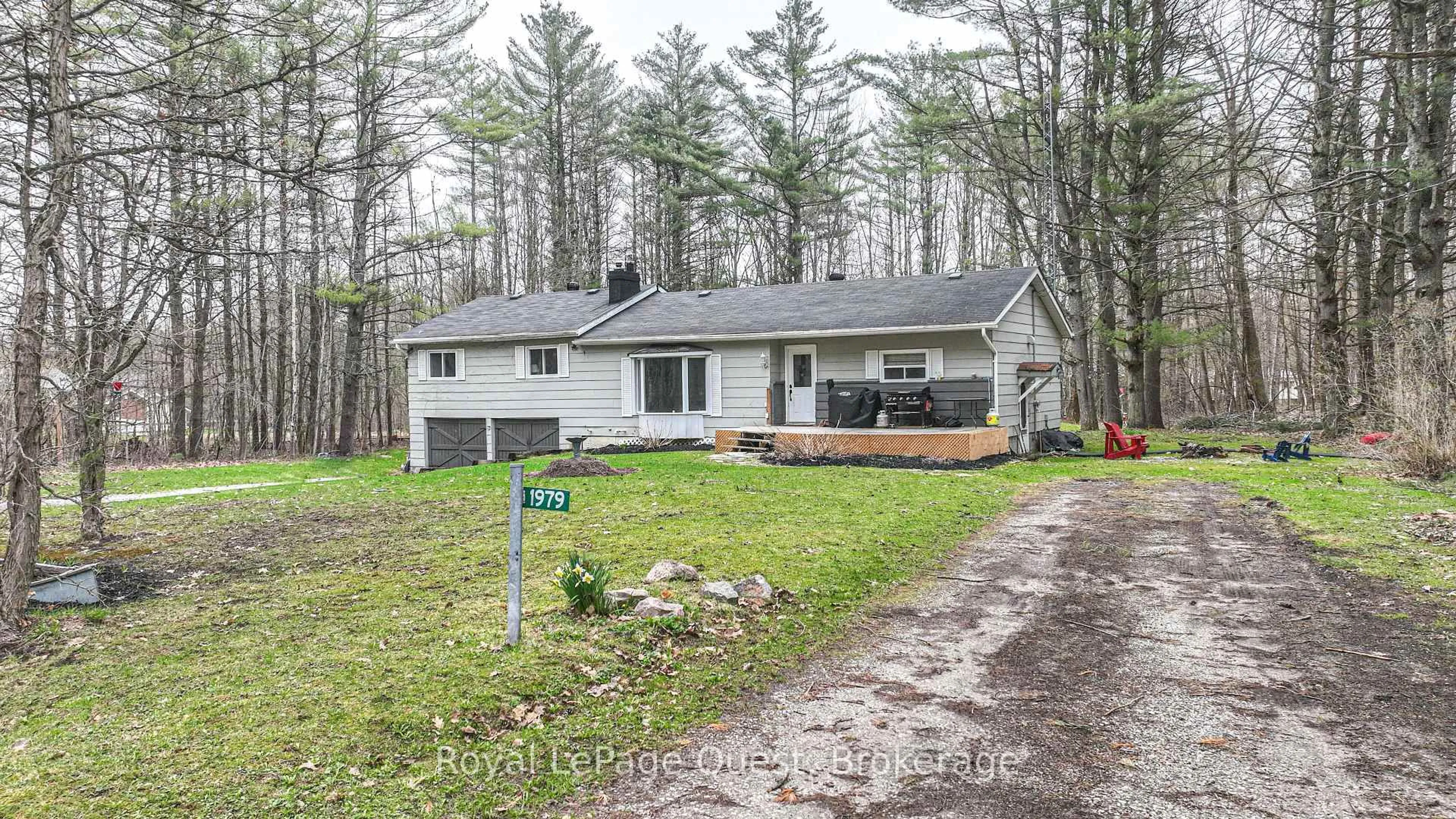 A pic from outside/outdoor area/front of a property/back of a property/a pic from drone, street for 1979 Peninsula Pt Rd, Severn Ontario P0E 1N0