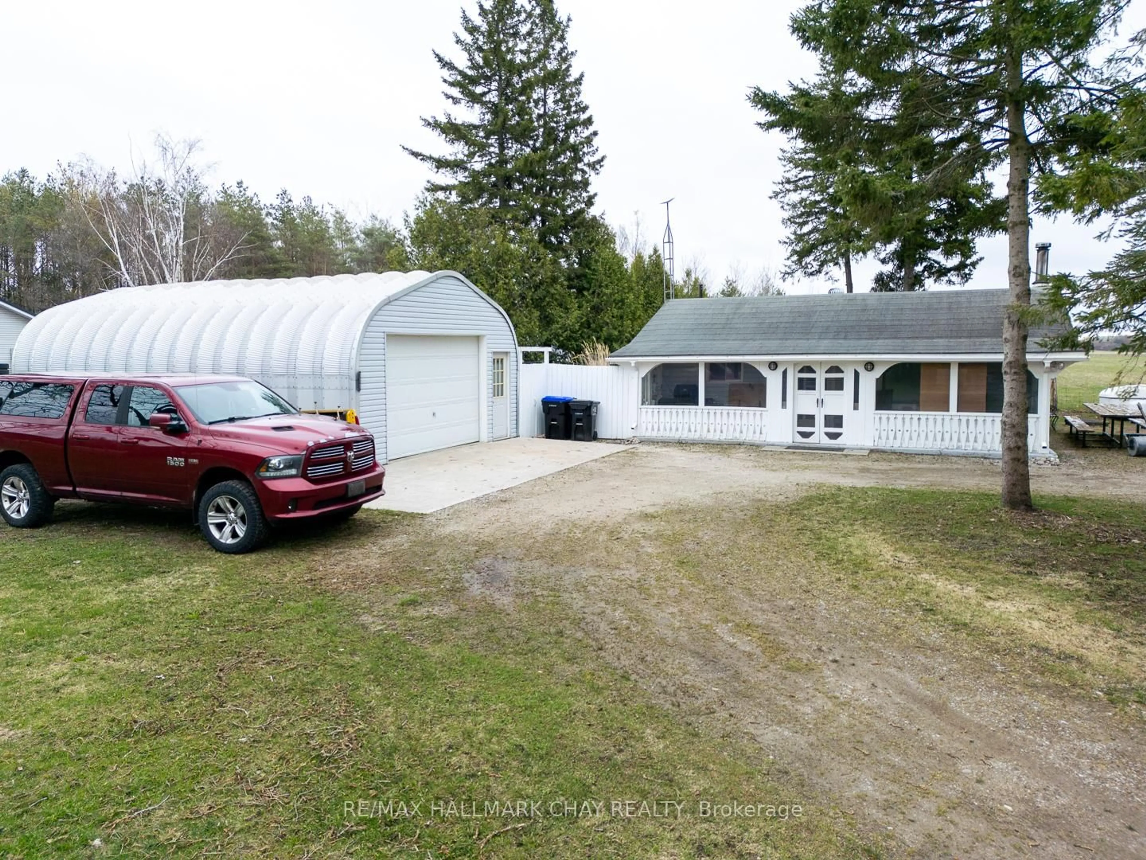 A pic from outside/outdoor area/front of a property/back of a property/a pic from drone, building for 1761 County 92 Rd, Springwater Ontario L0L 1P0