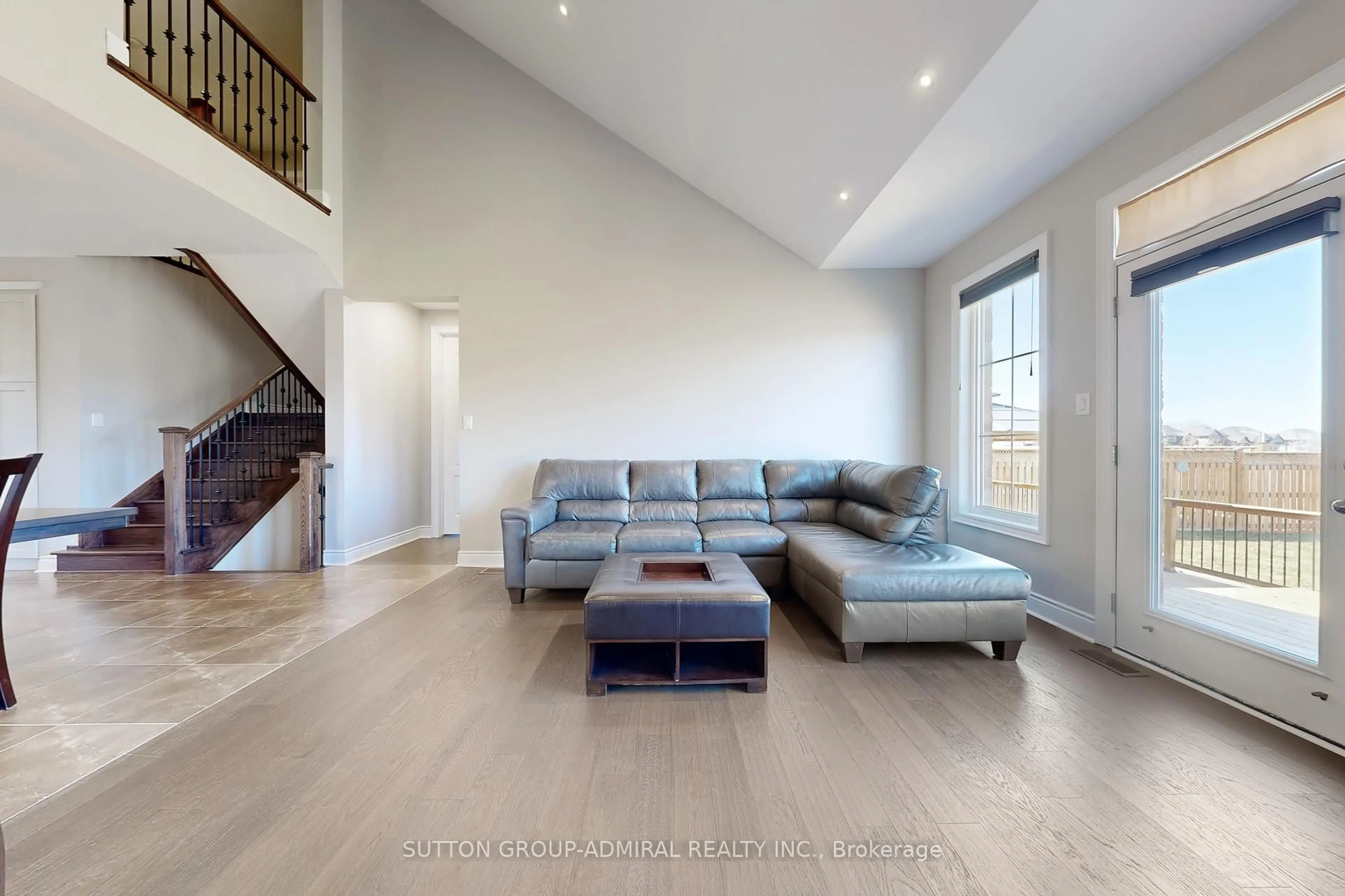 Living room with furniture, unknown for 113 Kirby Ave, Collingwood Ontario L9Y 4C5
