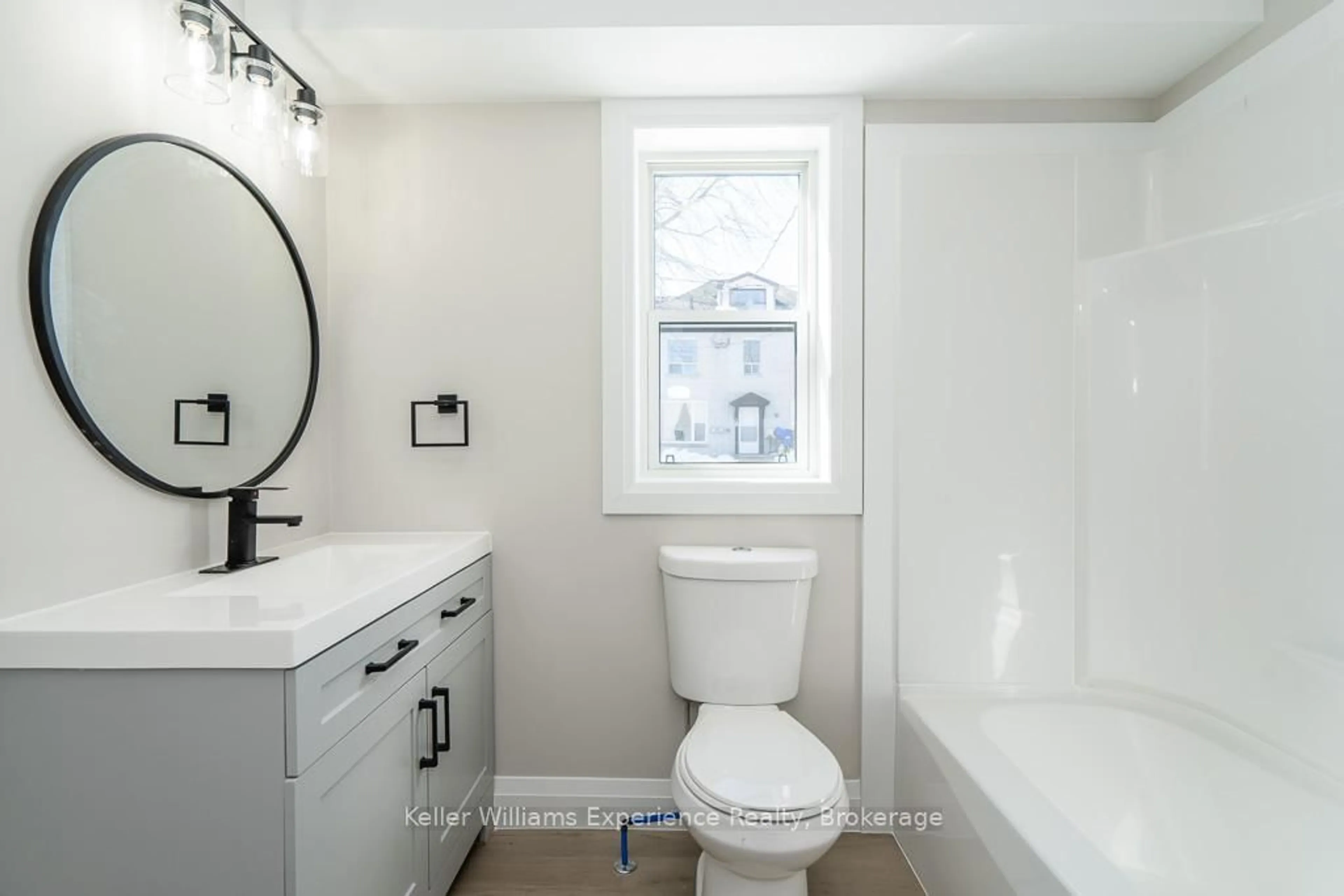 Standard bathroom, ceramic/tile floor for 767 Second Ave, Tay Ontario L0K 1R0