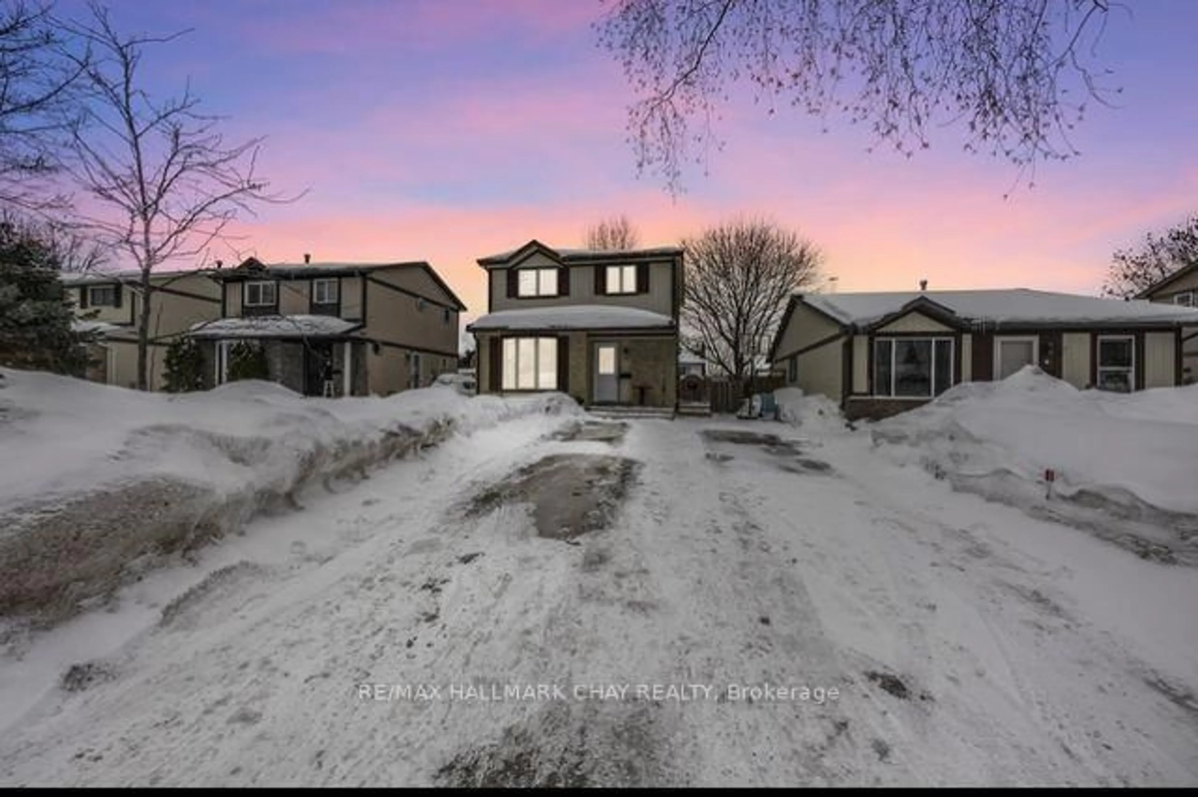 A pic from outside/outdoor area/front of a property/back of a property/a pic from drone, street for 12 Bronte Cres, Barrie Ontario L4N 5B7