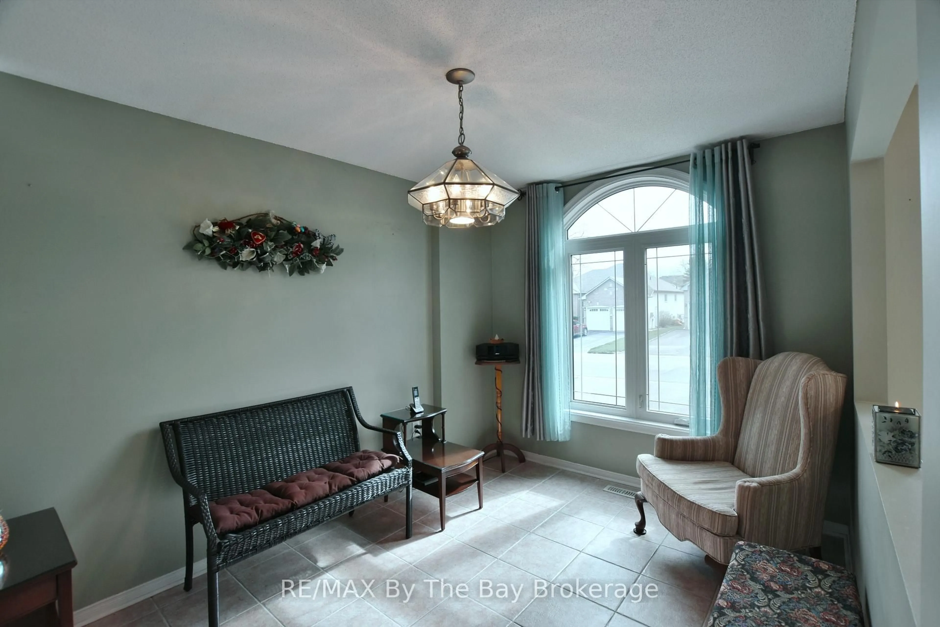 Living room with furniture, unknown for 109 Silver Birch Ave, Wasaga Beach Ontario L9Z 1N2
