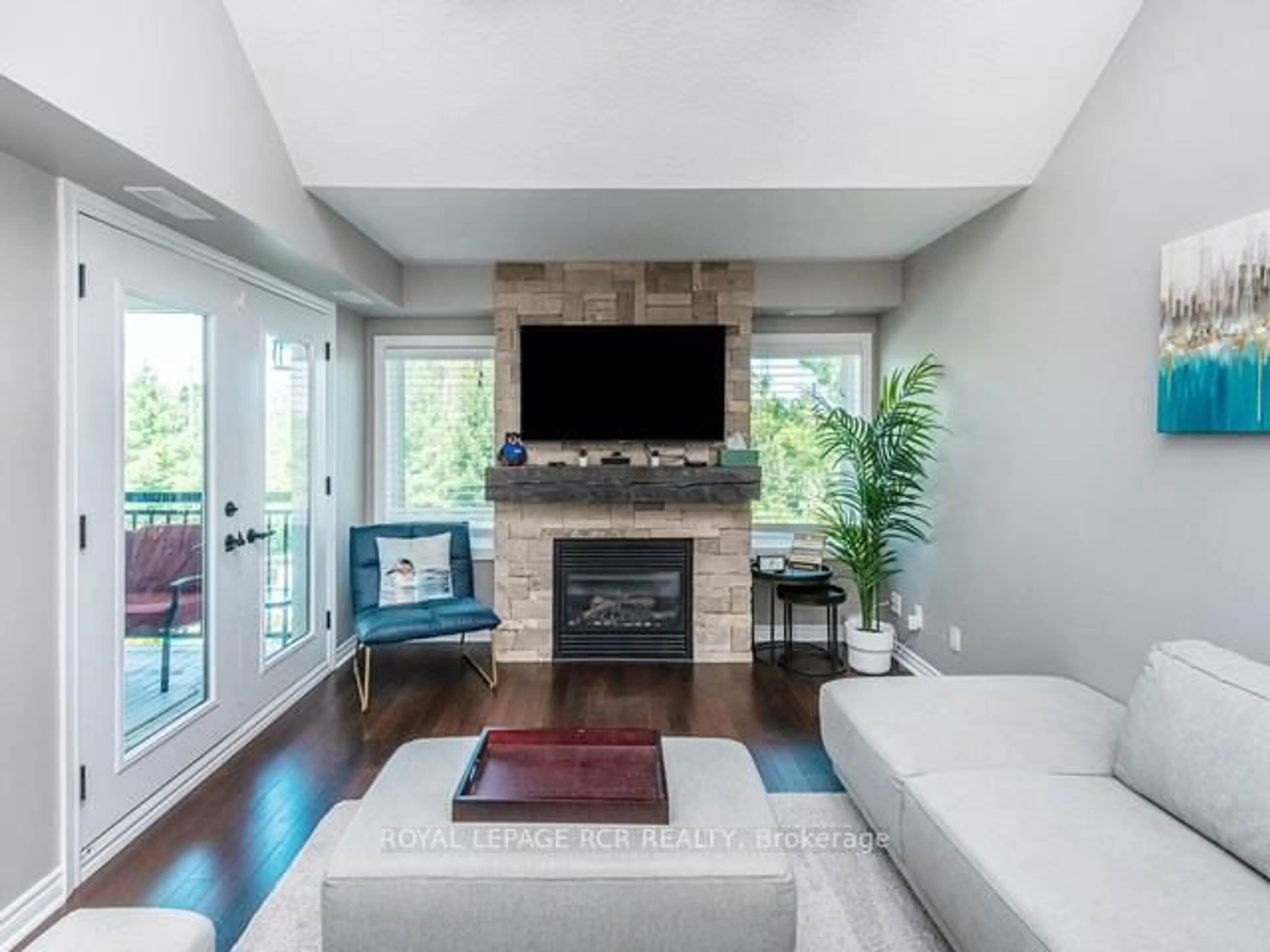 Living room with furniture, unknown for 3 BRANDY LANE Dr #302, Collingwood Ontario L9Y 0X4