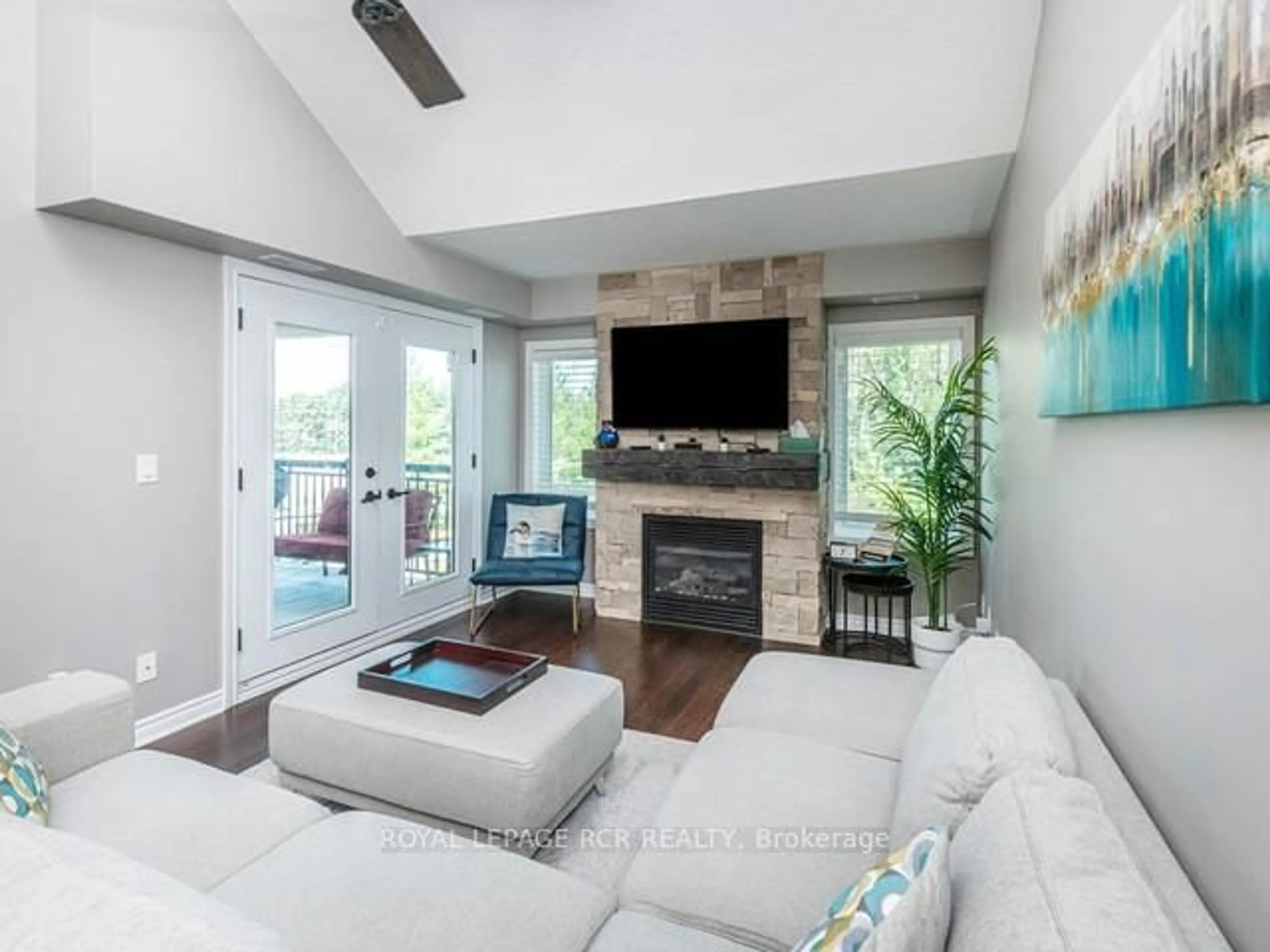 Living room with furniture, unknown for 3 BRANDY LANE Dr #302, Collingwood Ontario L9Y 0X4