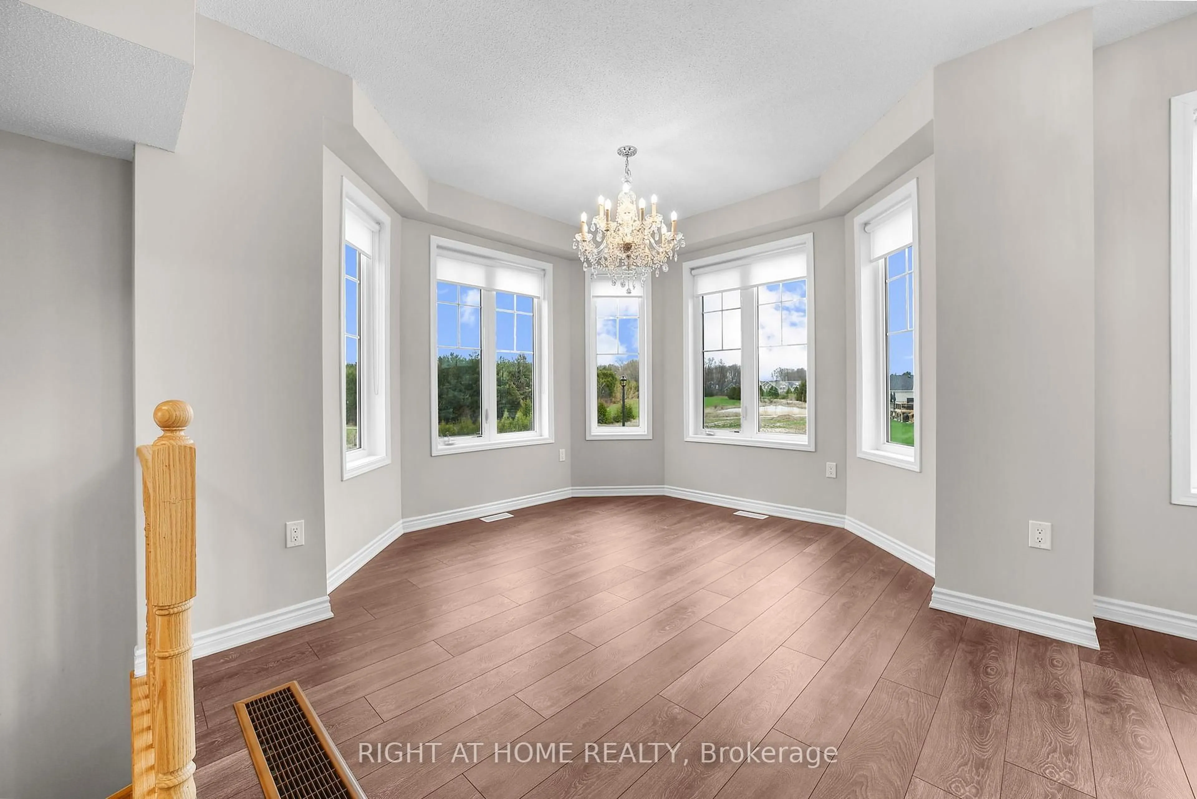 A pic of a room for 8 Spencer Blvd, Wasaga Beach Ontario L9Z 0K1