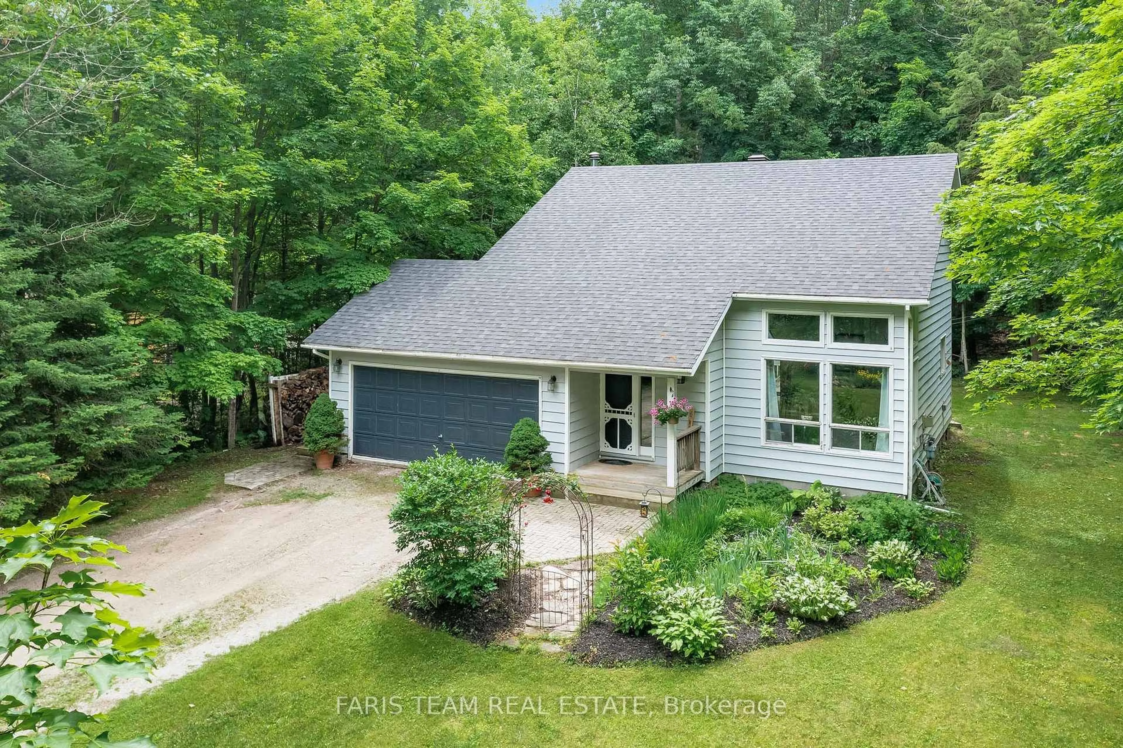A pic from outside/outdoor area/front of a property/back of a property/a pic from drone, unknown for 2420 Champlain Rd, Tiny Ontario L9M 0C9
