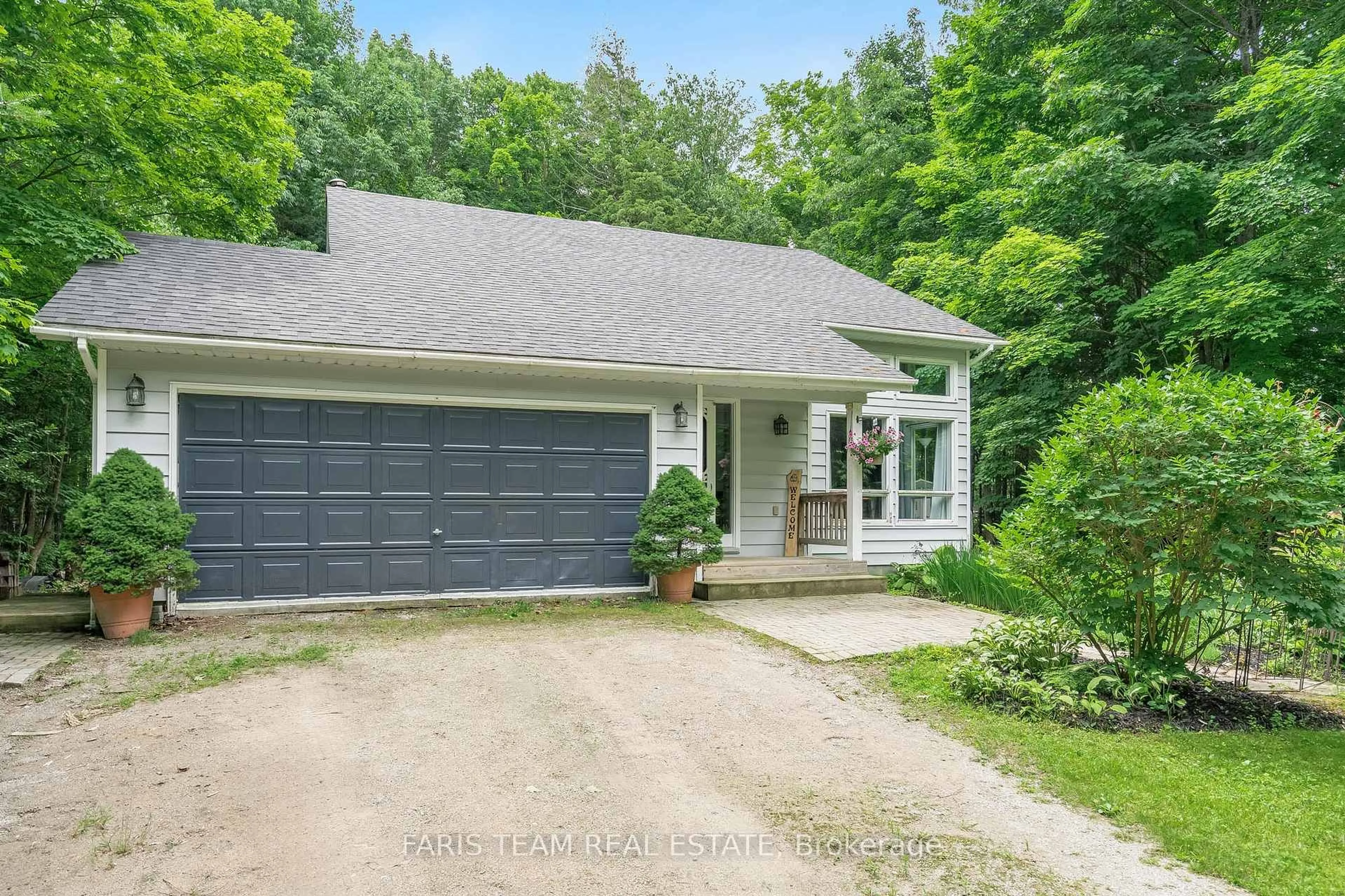 A pic from outside/outdoor area/front of a property/back of a property/a pic from drone, street for 2420 Champlain Rd, Tiny Ontario L9M 0C9