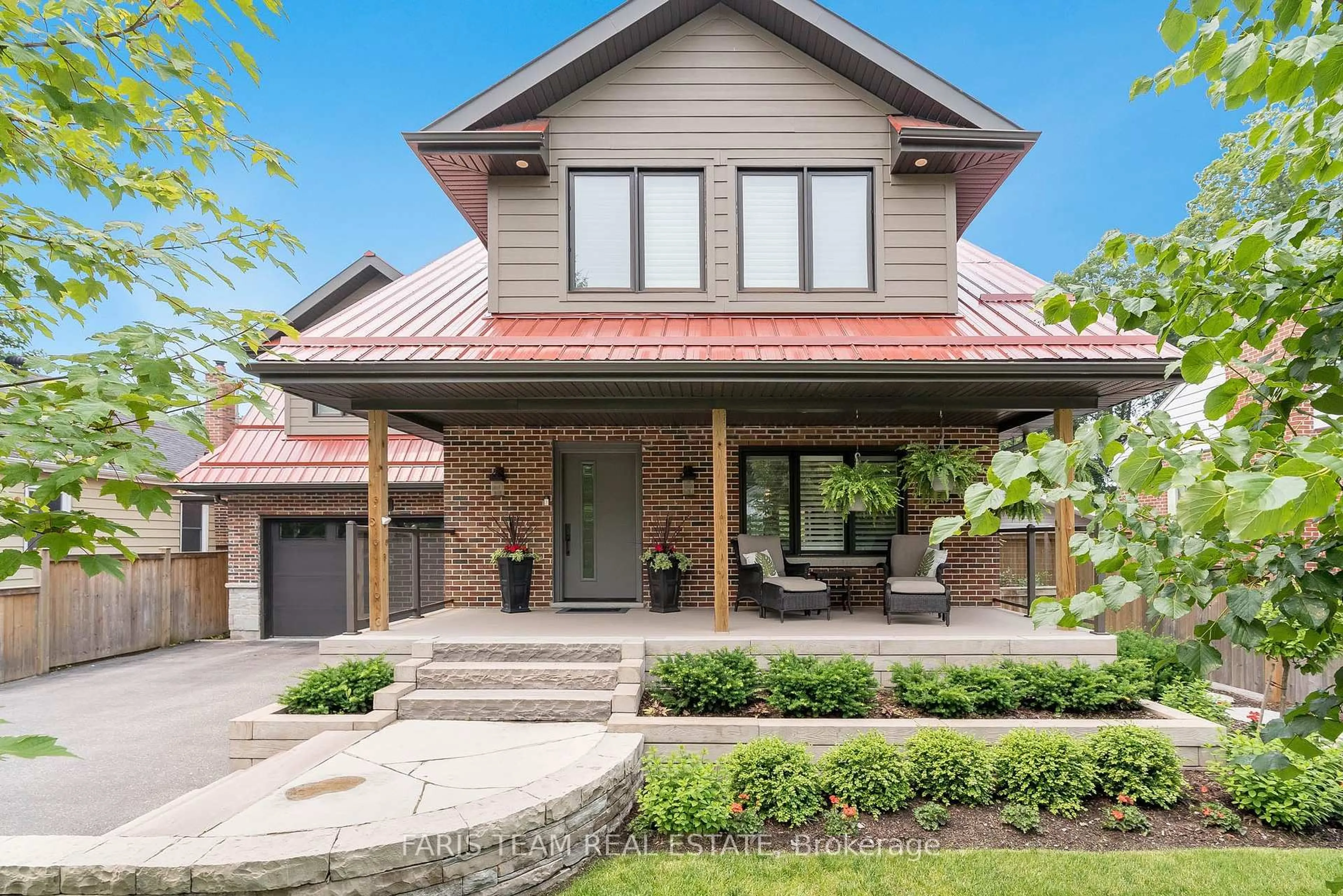 Home with brick exterior material, street for 92 Nelson St, Barrie Ontario L4M 4K5