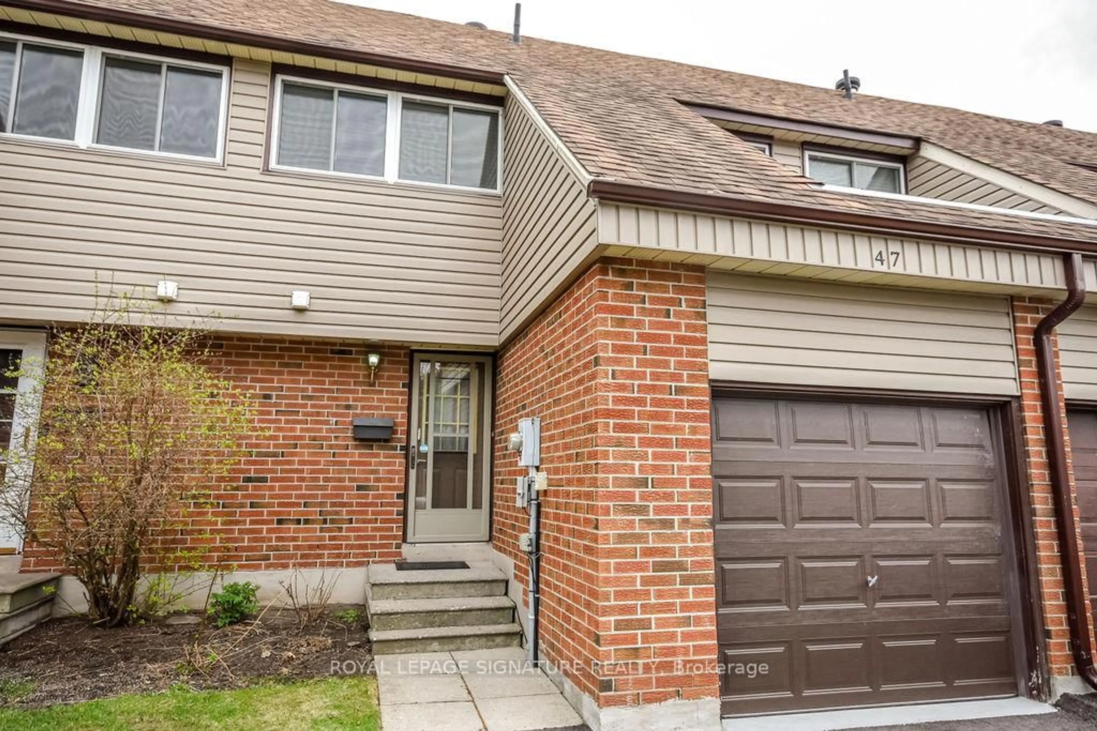 Home with brick exterior material, street for 441 Barrie Rd #47, Orillia Ontario L3V 6T9
