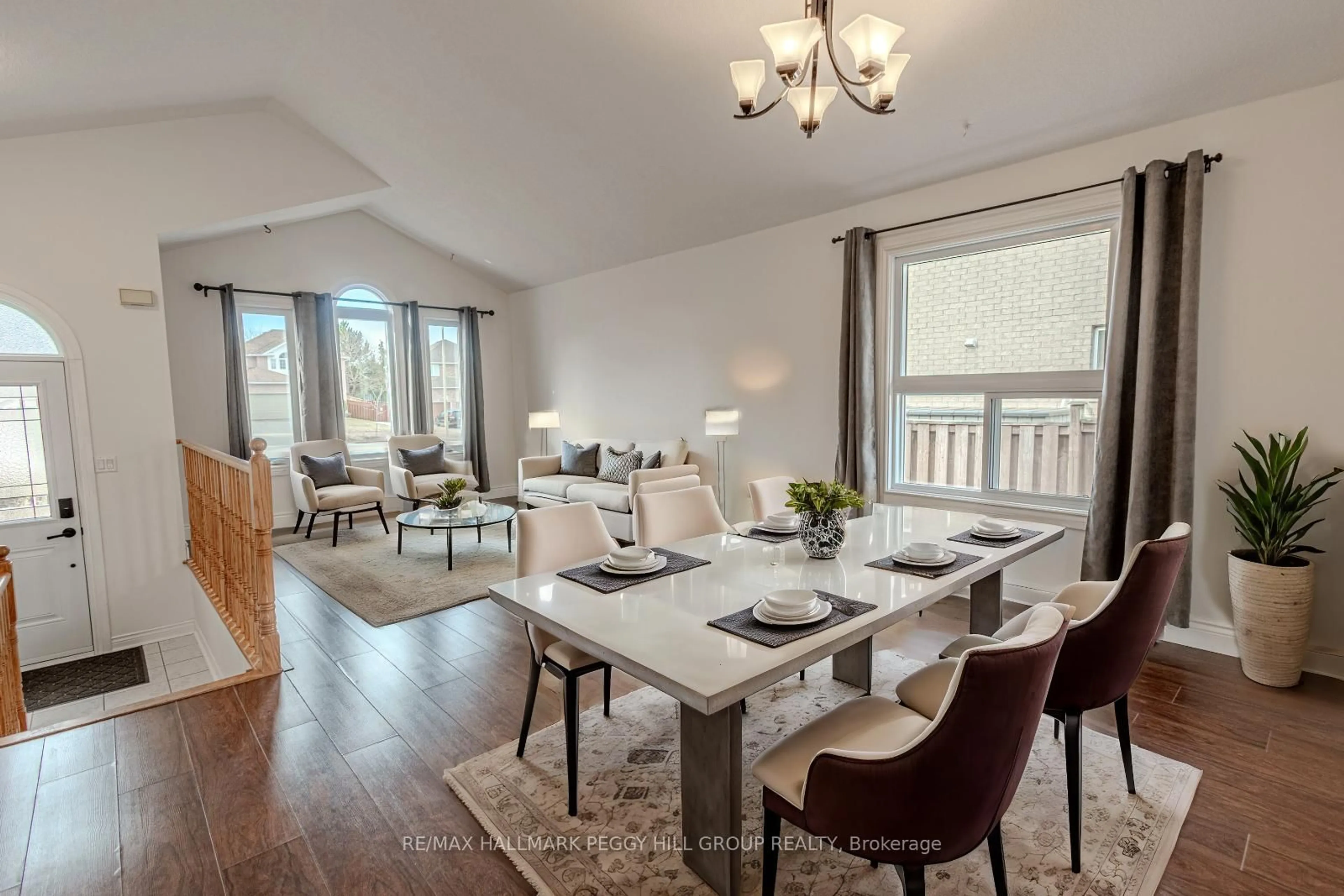 Dining room, wood/laminate floor for 70 Hurst Dr, Barrie Ontario L4N 8K4